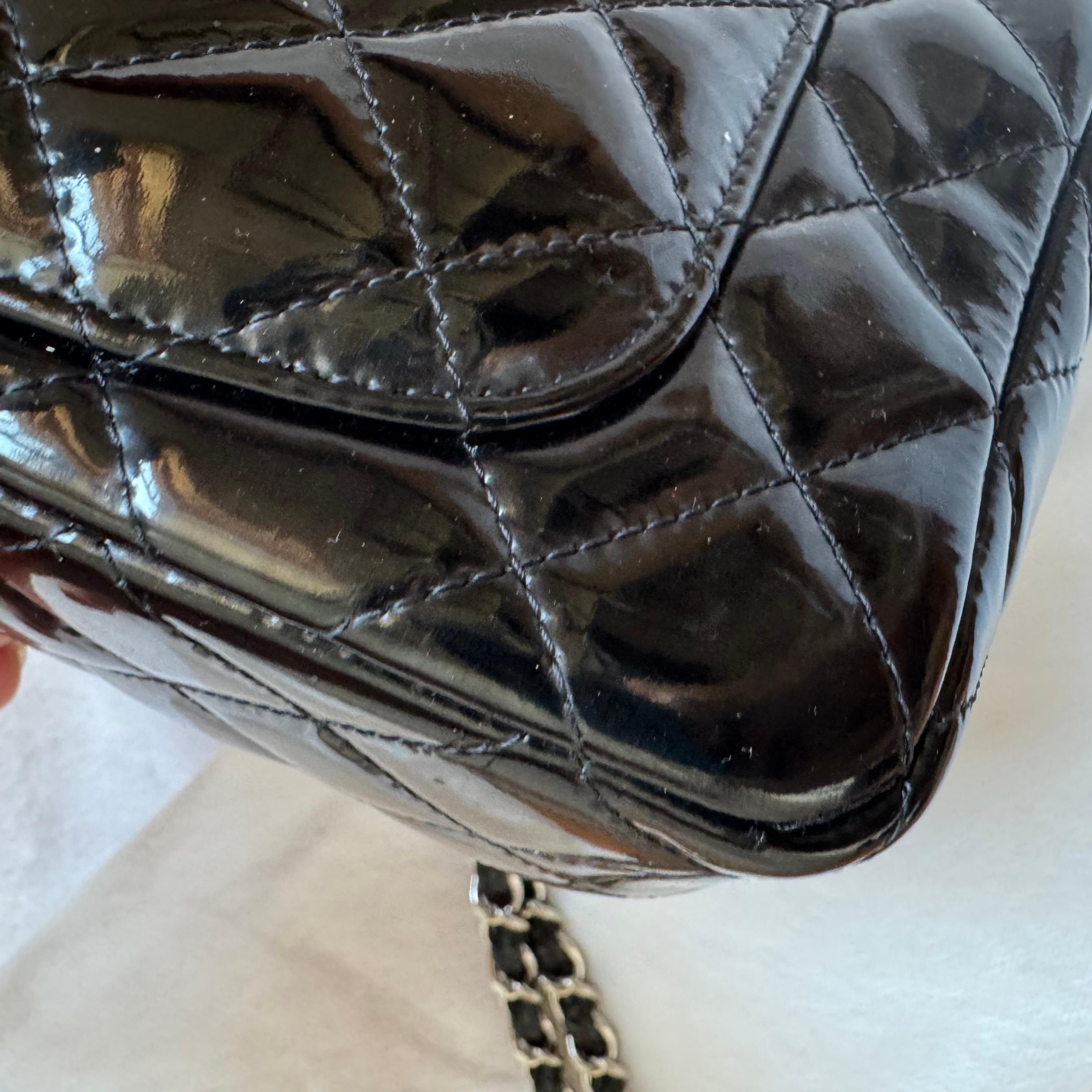 Chanel Classic Flap Rectangular Super Mini Black Patent Leather Silver Hardware en vente 13