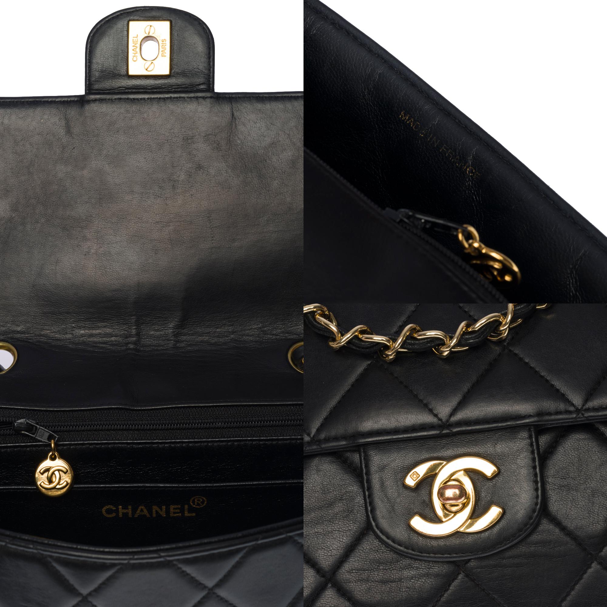 Chanel Classic Flap shoulder bag in black quilted lambskin and gold hardware In Good Condition In Paris, IDF