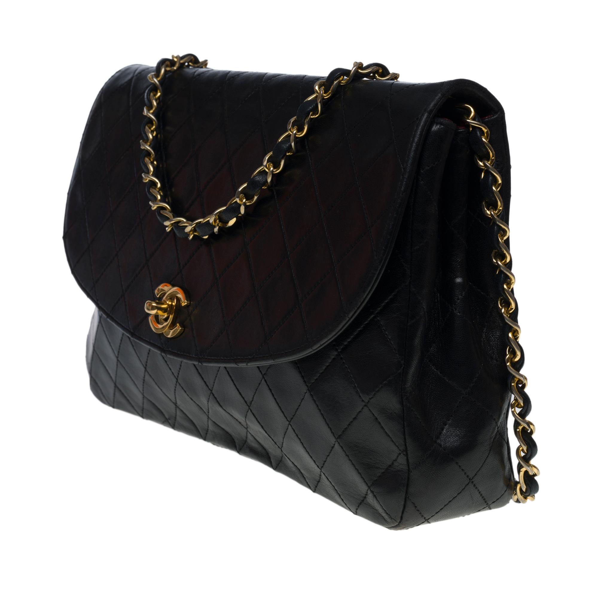 Black Chanel Classic Flap shoulder bag in black quilted lambskin, GHW