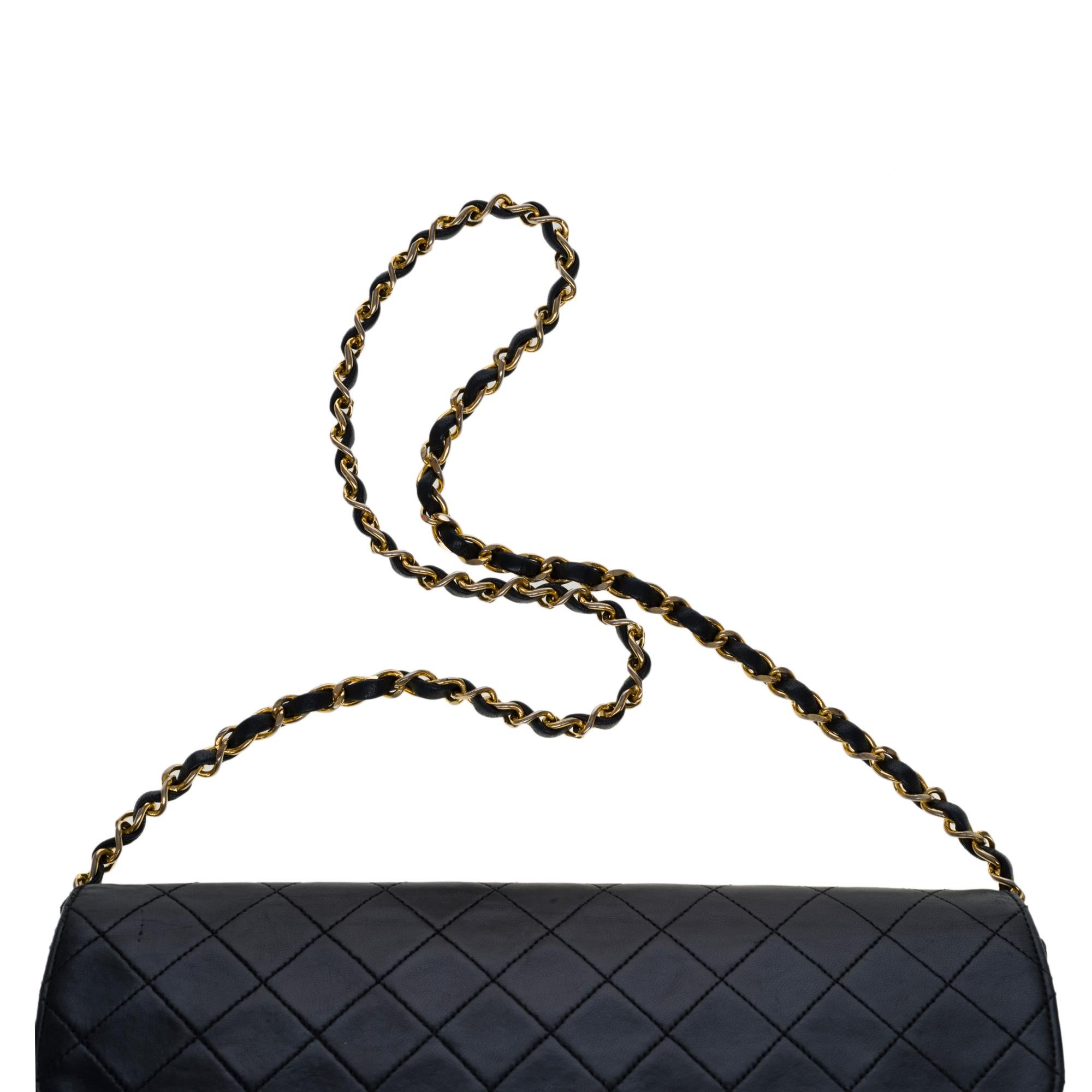 Chanel Classic Flap shoulder bag in black quilted lambskin, GHW 3