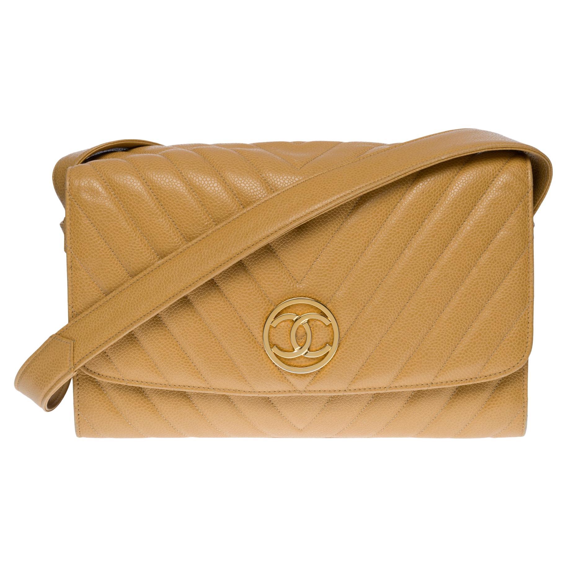 Chanel Classic Flap shoulder bag in gold herringbone caviar leather, GHW  For Sale at 1stDibs