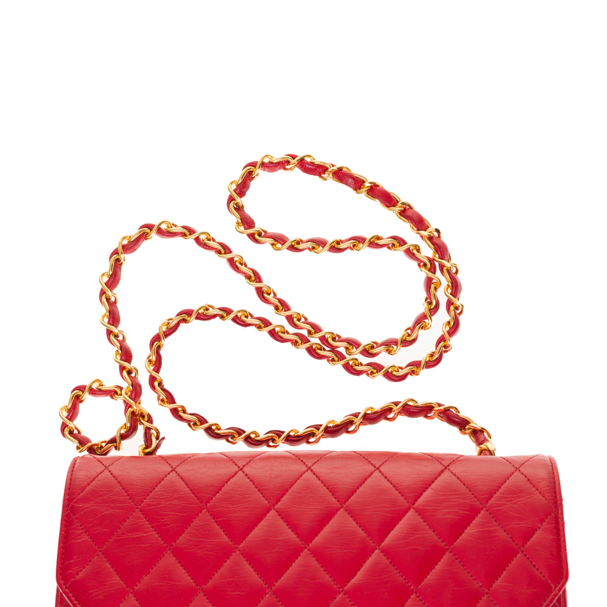 Chanel Classic Flap shoulder bag in Red quilted lambskin, GHW 1