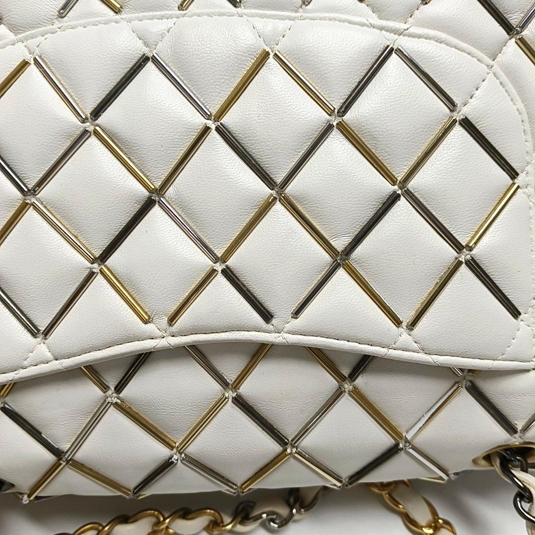 Chanel Classic Flap Small Bag Pelle d'agnello bianca Oro Argento Hardware Wild Stitch by Stitch in vendita 8