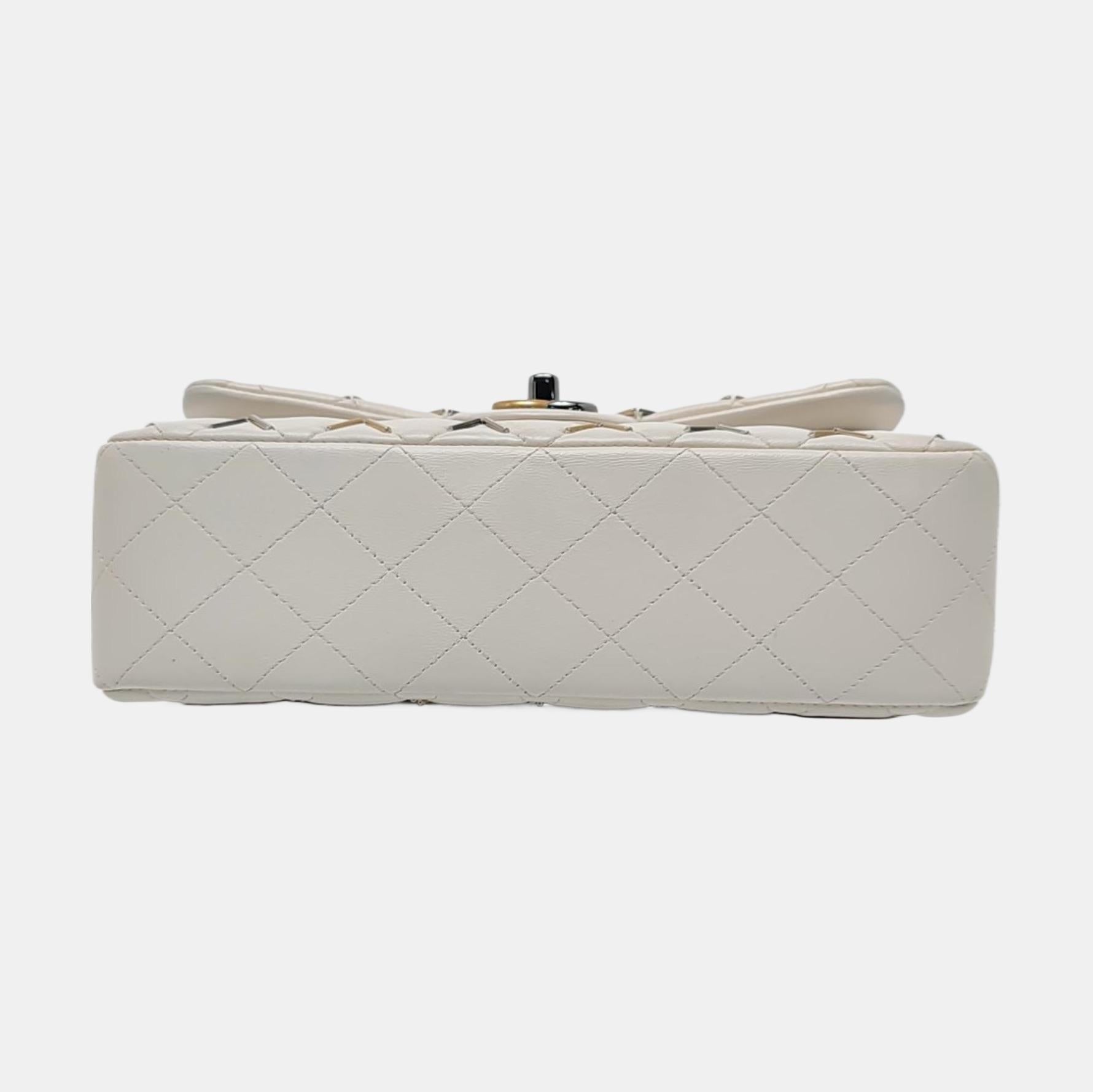 Chanel Classic Flap Small Bag Pelle d'agnello bianca Oro Argento Hardware Wild Stitch by Stitch in vendita 1