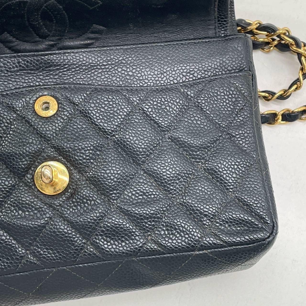 Chanel Classic Leather Small Black Caviar Leather with 24k Gold Hardware, 2000-2002 en vente 9