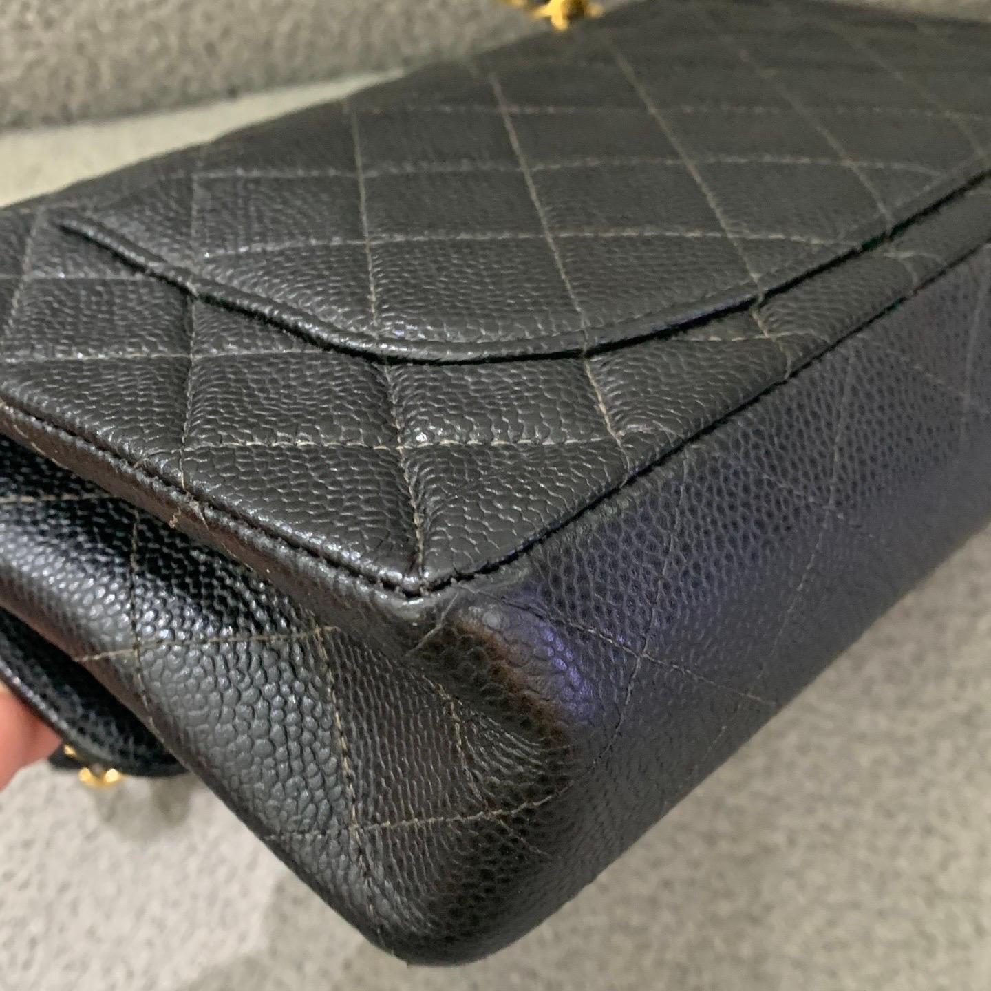 Chanel Classic Leather Small Black Caviar Leather with 24k Gold Hardware, 2000-2002 en vente 14