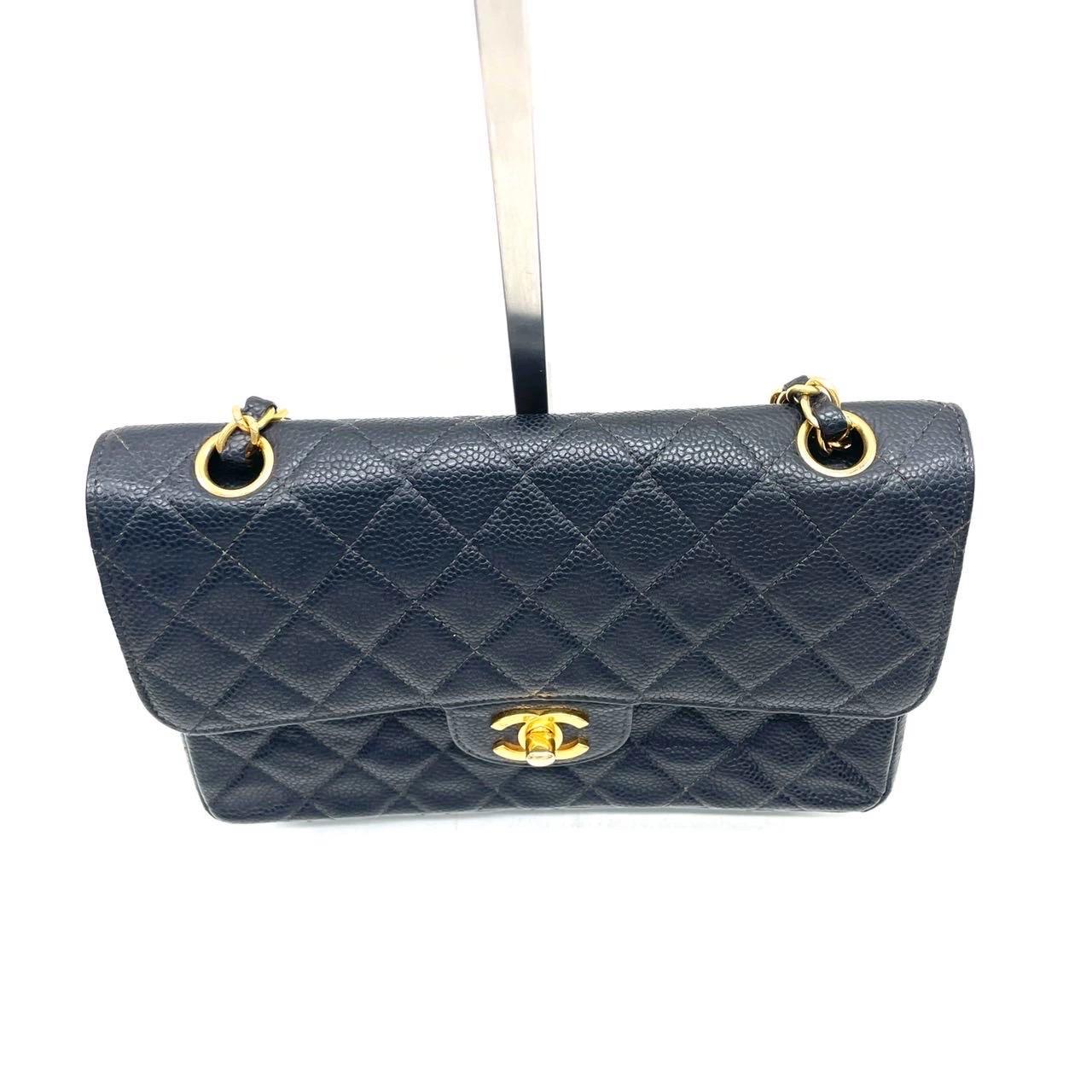Chanel Classic Leather Small Black Caviar Leather with 24k Gold Hardware, 2000-2002 Pour femmes en vente