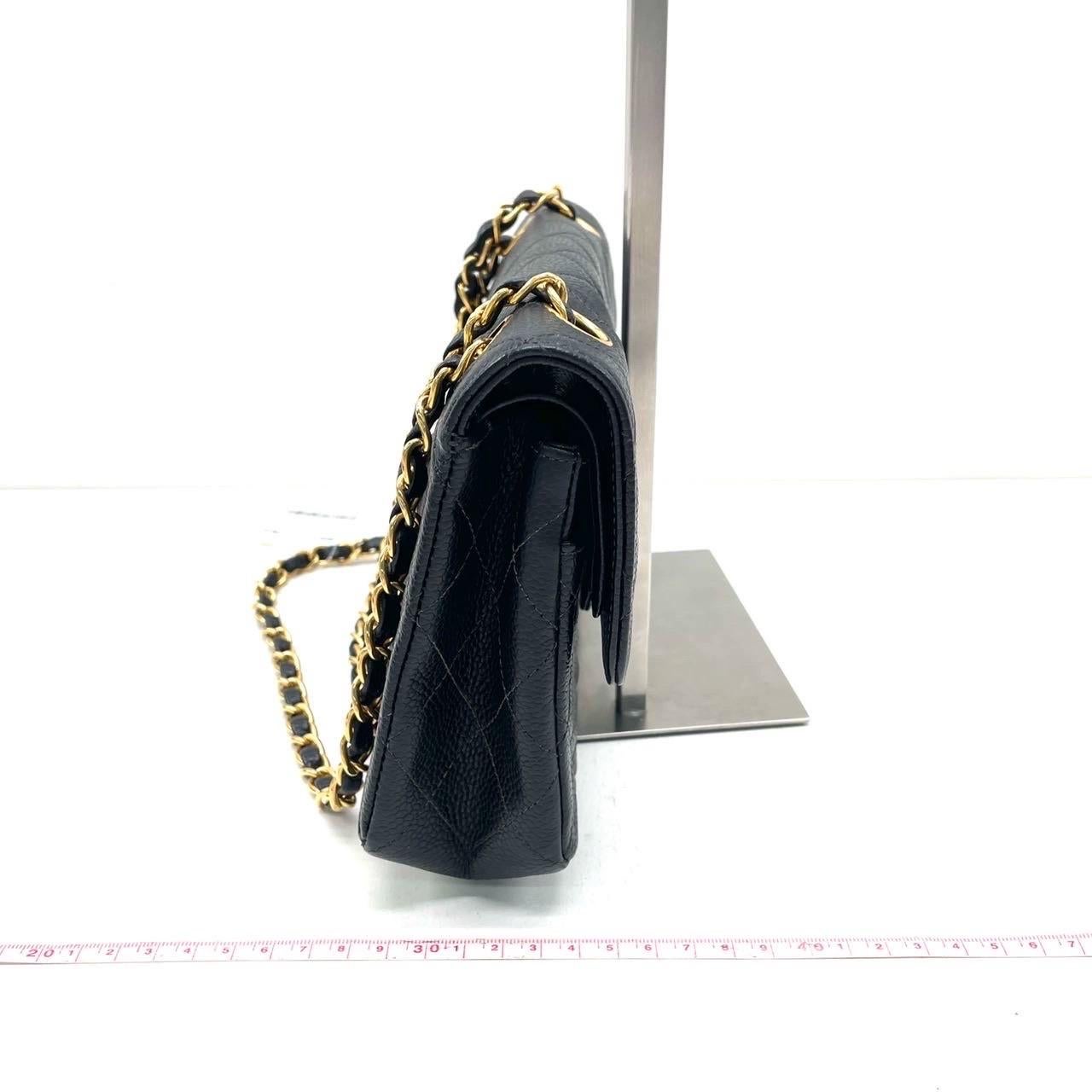 Chanel Classic Leather Small Black Caviar Leather with 24k Gold Hardware, 2000-2002 en vente 1