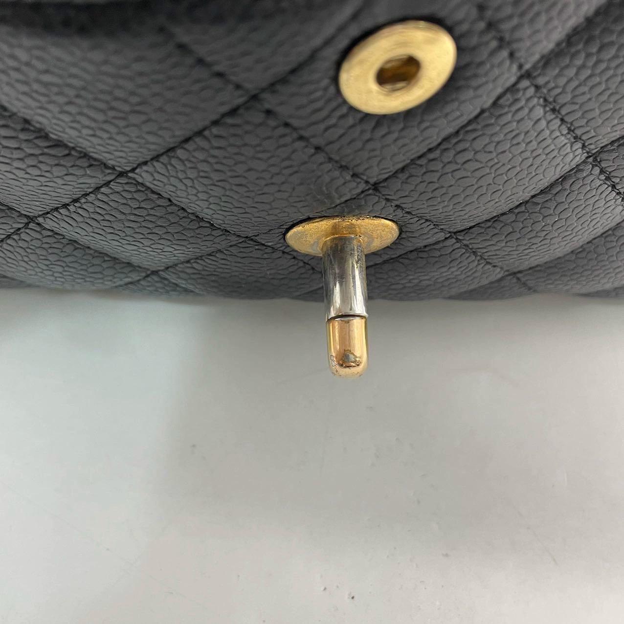 Chanel Classic Flap Small Black Caviar Leather with 24k Gold Hardware, 2004-2005 For Sale 6