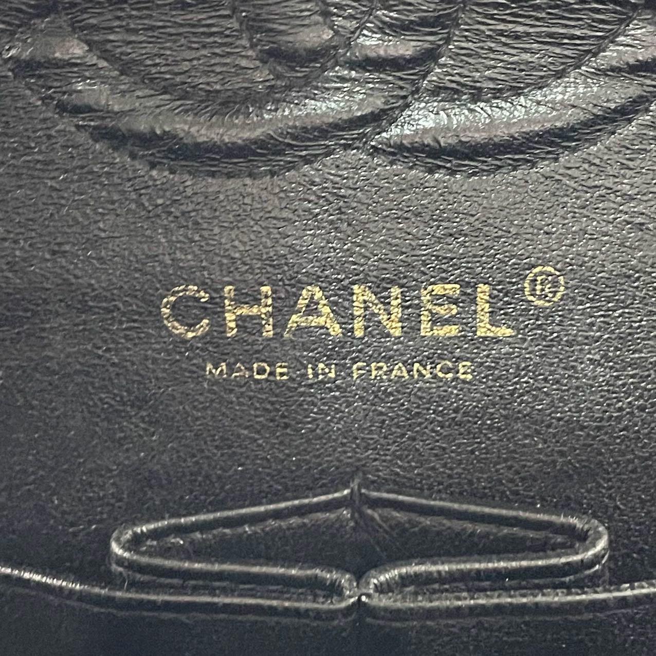 Chanel Classic Flap Small Black Caviar Leather with 24k Gold Hardware, 2004-2005 For Sale 4
