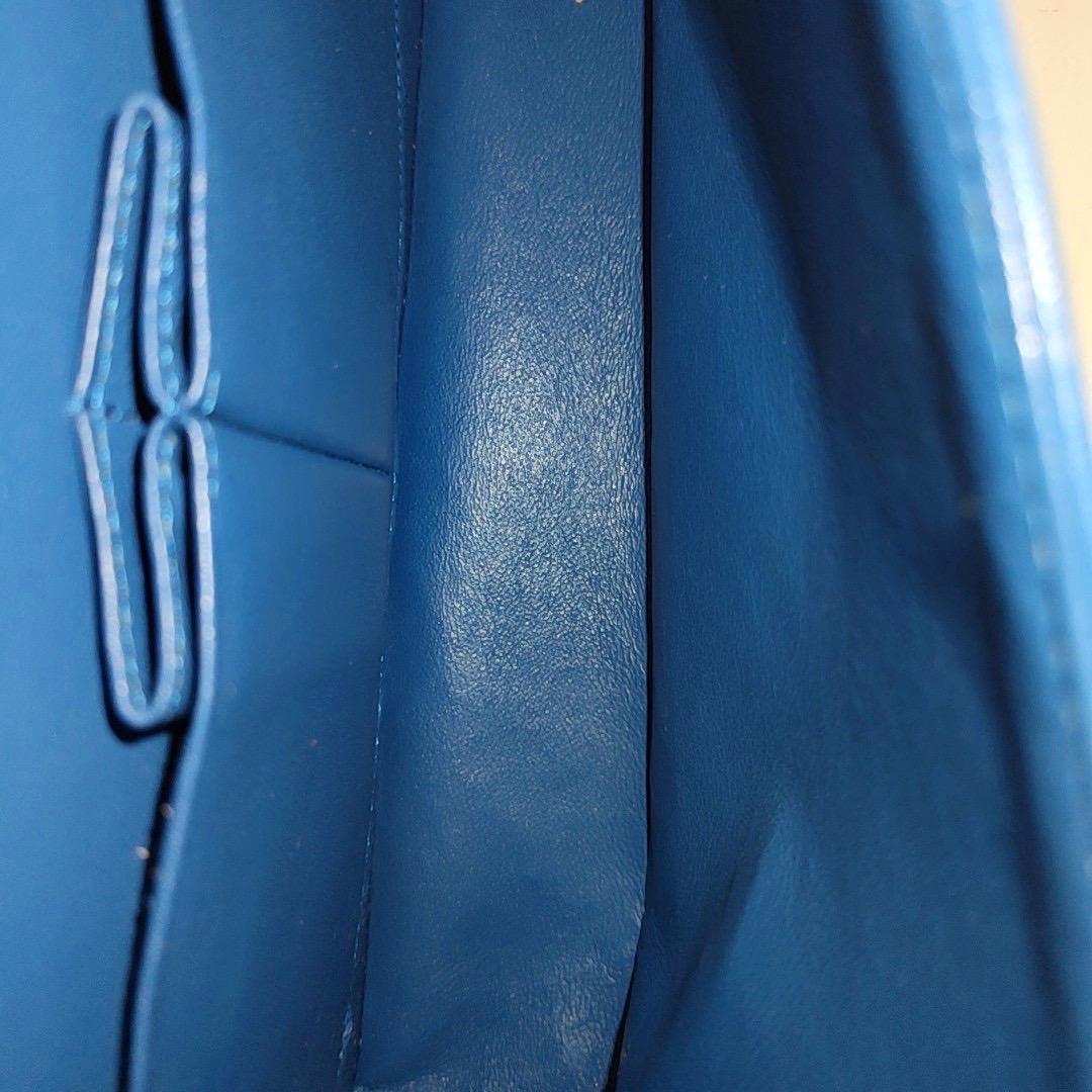 Chanel Classic Flap Small Chevron Stitching Royal Blue Lambskin Leather Gold Har en venta 3