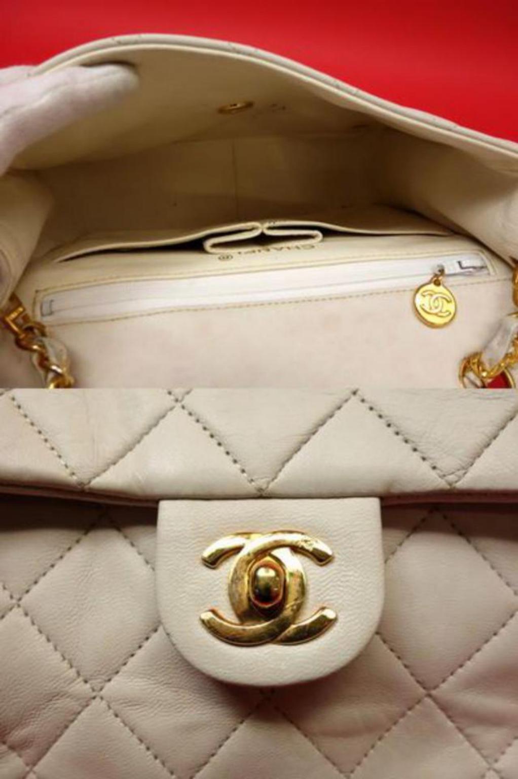 Chanel Classic Flap Small Square 224316 White Leather Shoulder Bag In Fair Condition For Sale In Forest Hills, NY