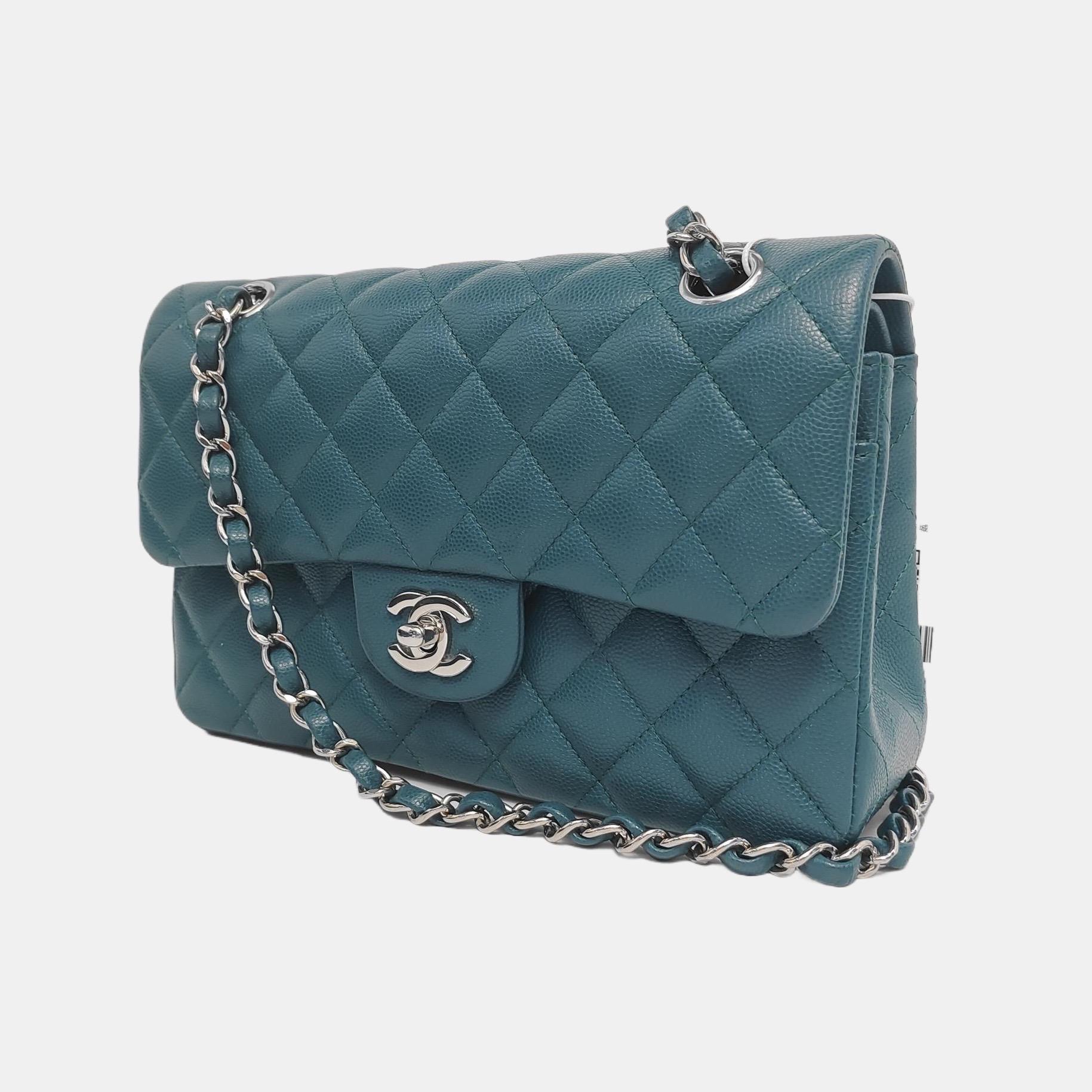 Blu Chanel Classic Flap Small in pelle di caviale verde acqua con finiture in argento, 2019 in vendita