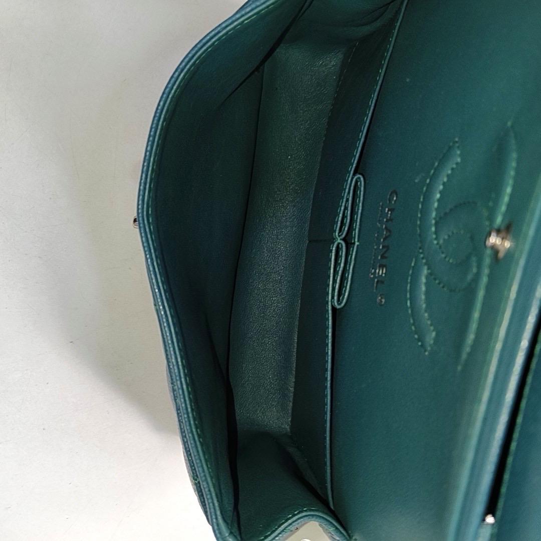 Chanel Classic Flap Small in pelle di caviale verde acqua con finiture in argento, 2019 in vendita 4