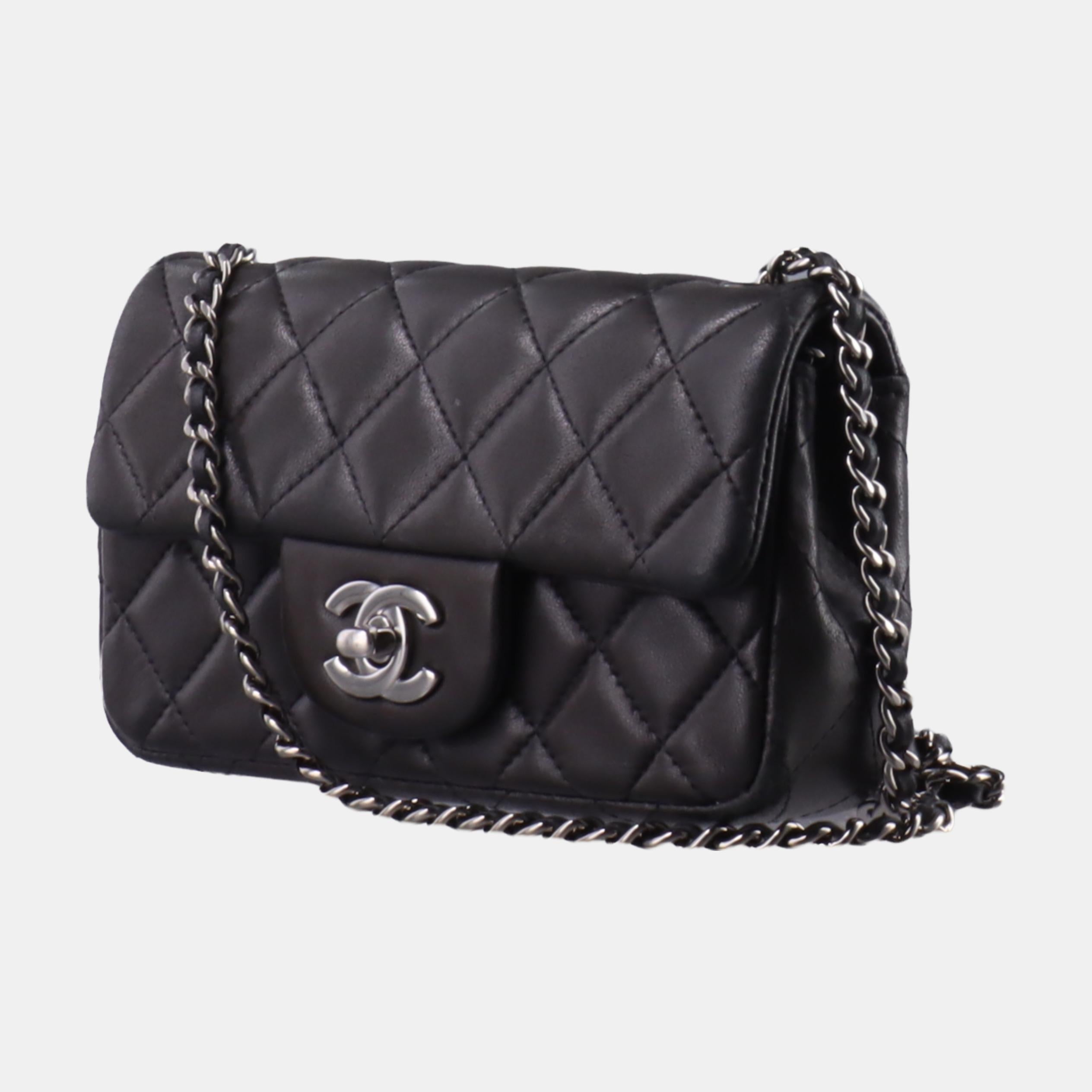 Chanel Classic Flap Super Mini Black Lambskin Leather Silver Hardware In Fair Condition In AUBERVILLIERS, FR