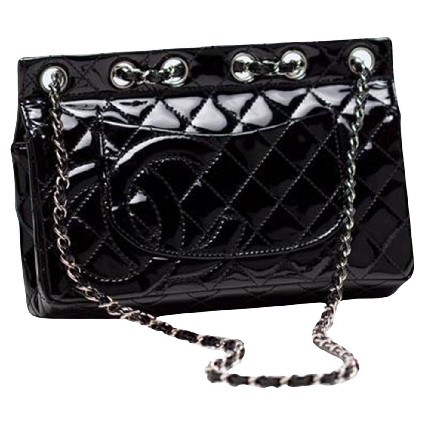 Chanel Classic Flap Supermodel Bolso de charol negro acolchado súper raro en venta 7