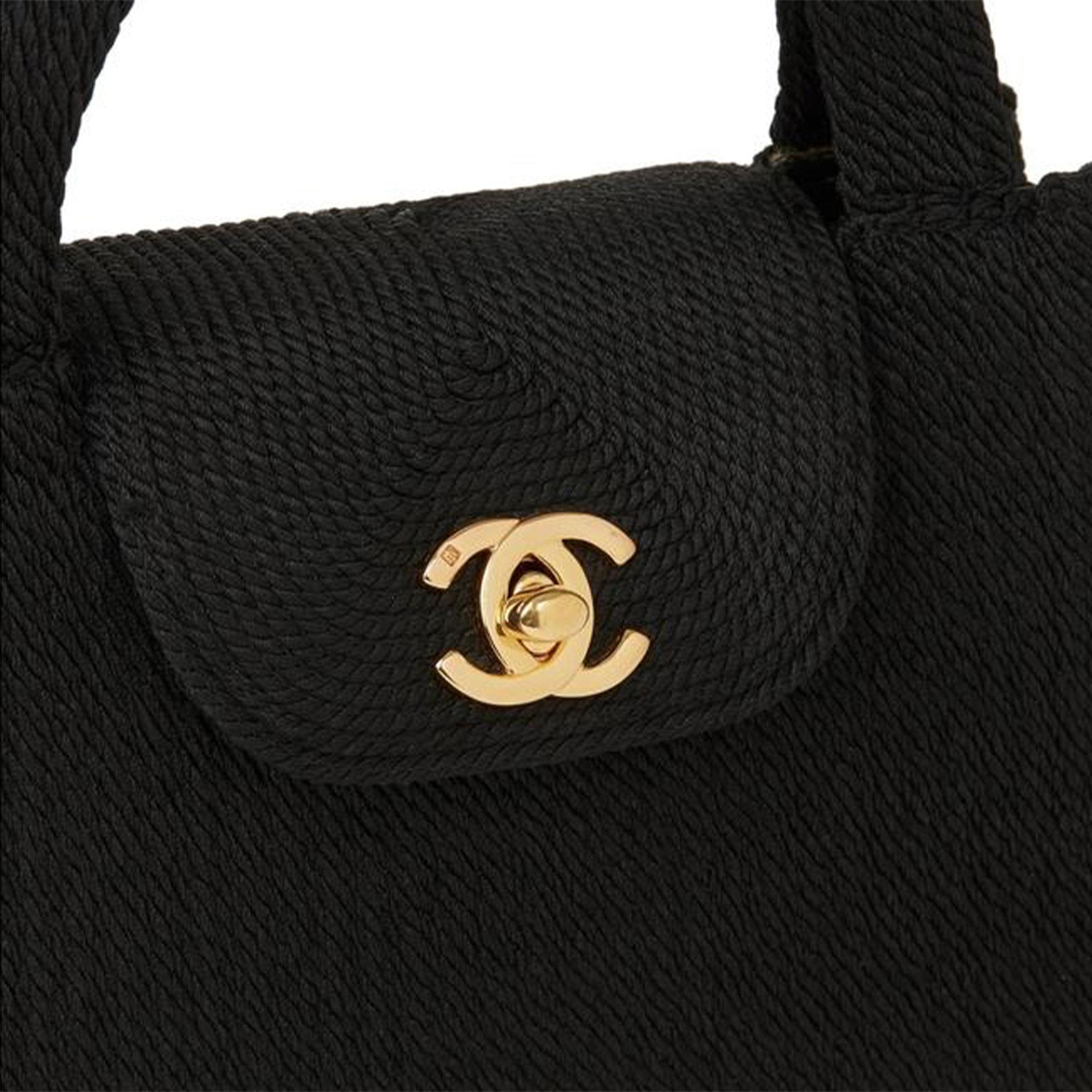 Chanel 1997 Kelly Classic Flap Top Handle Rare Vintage Black Canvas Satchel Bag en vente 1