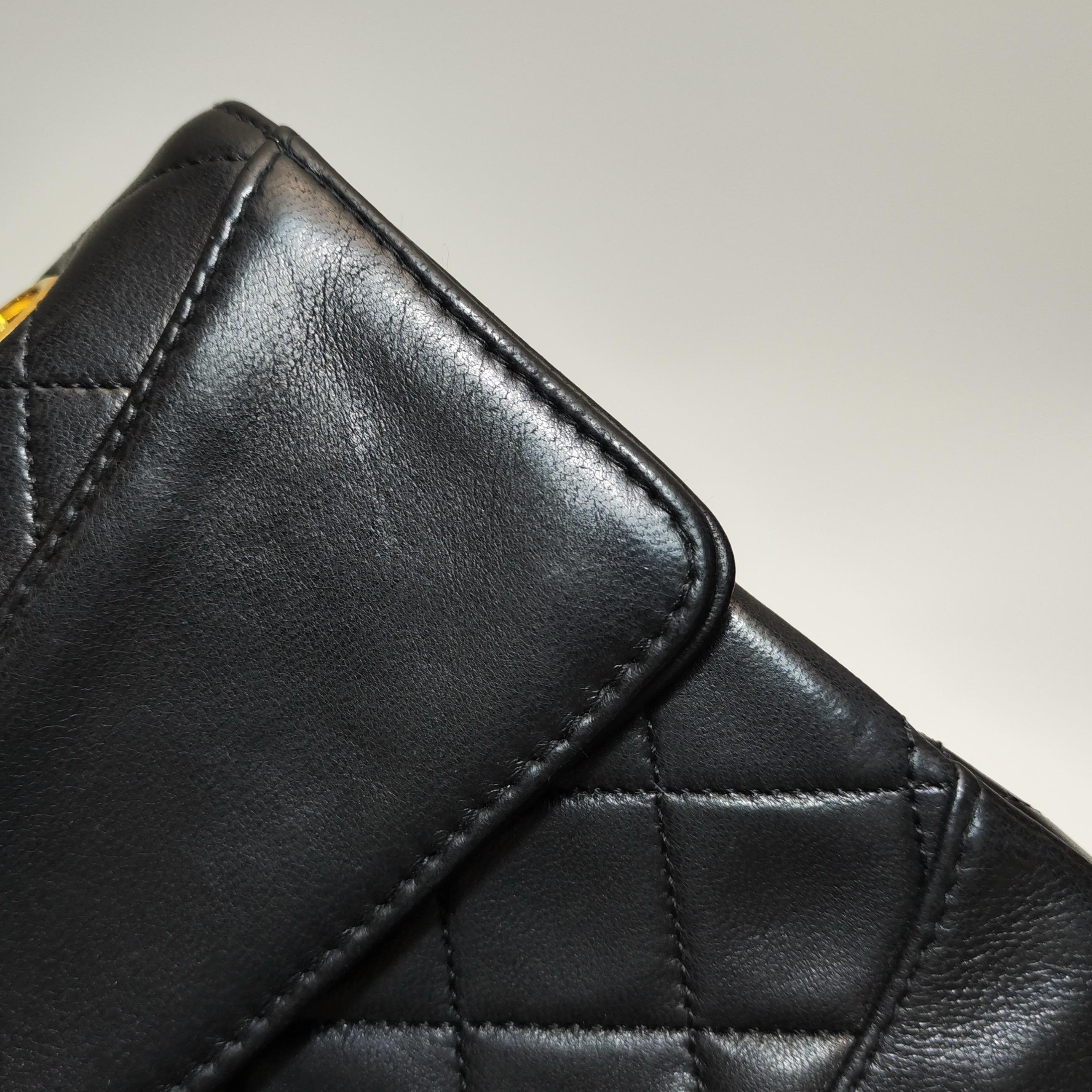 Chanel Classic Flap Vintage 1989 Schwarzes Lammleder mit 24k Gold Hardware im Angebot 10