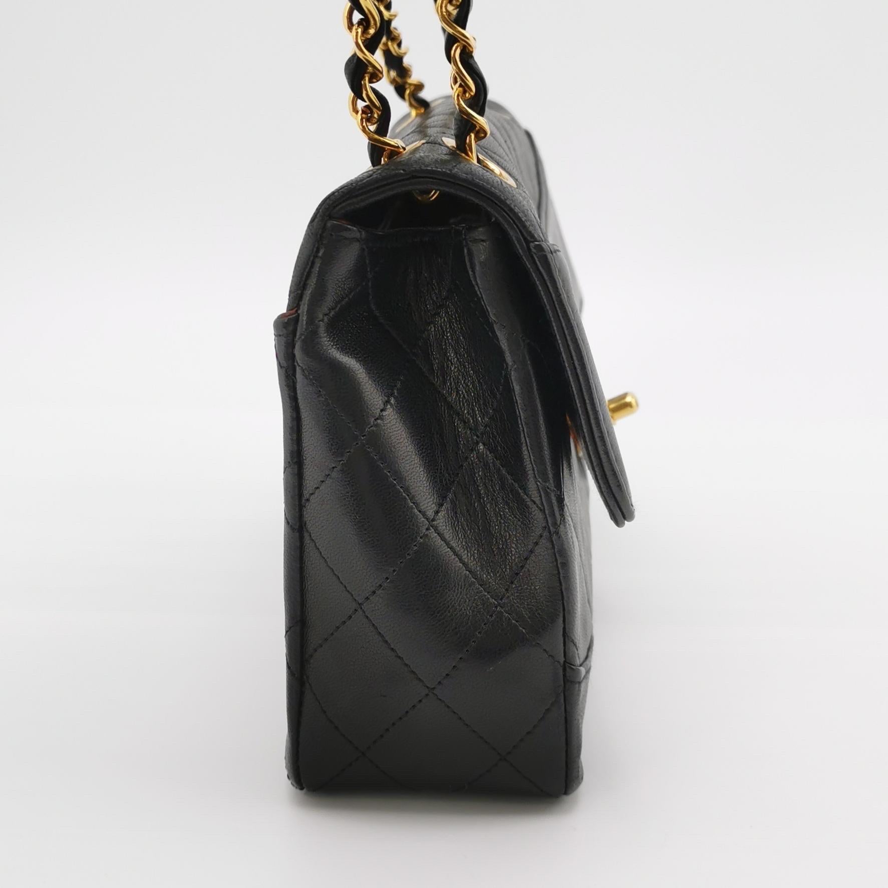 Chanel Classic Flap Vintage 1989 Schwarzes Lammleder mit 24k Gold Hardware im Angebot 1