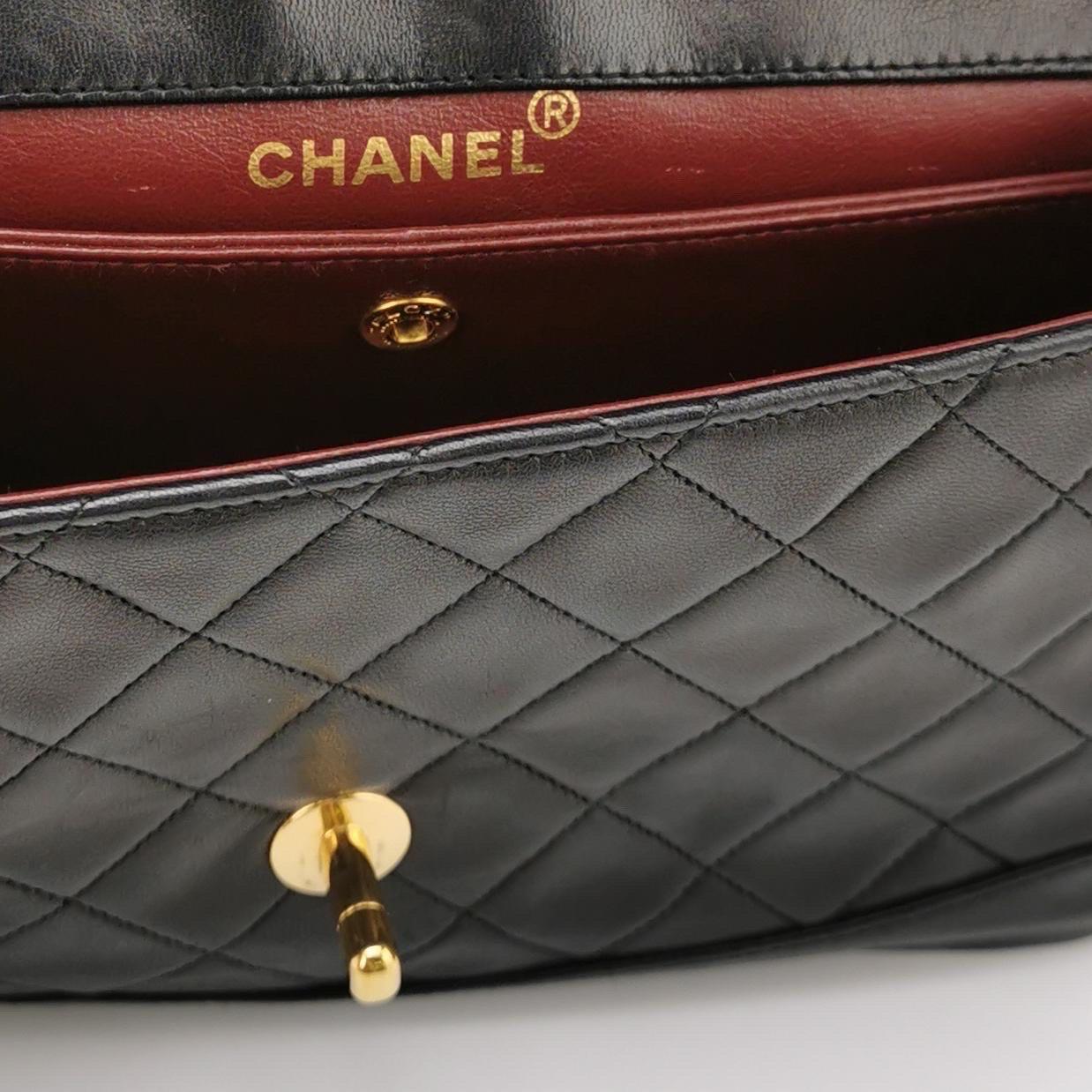 Chanel Classic Flap Vintage 1989 Schwarzes Lammleder mit 24k Gold Hardware im Angebot 3
