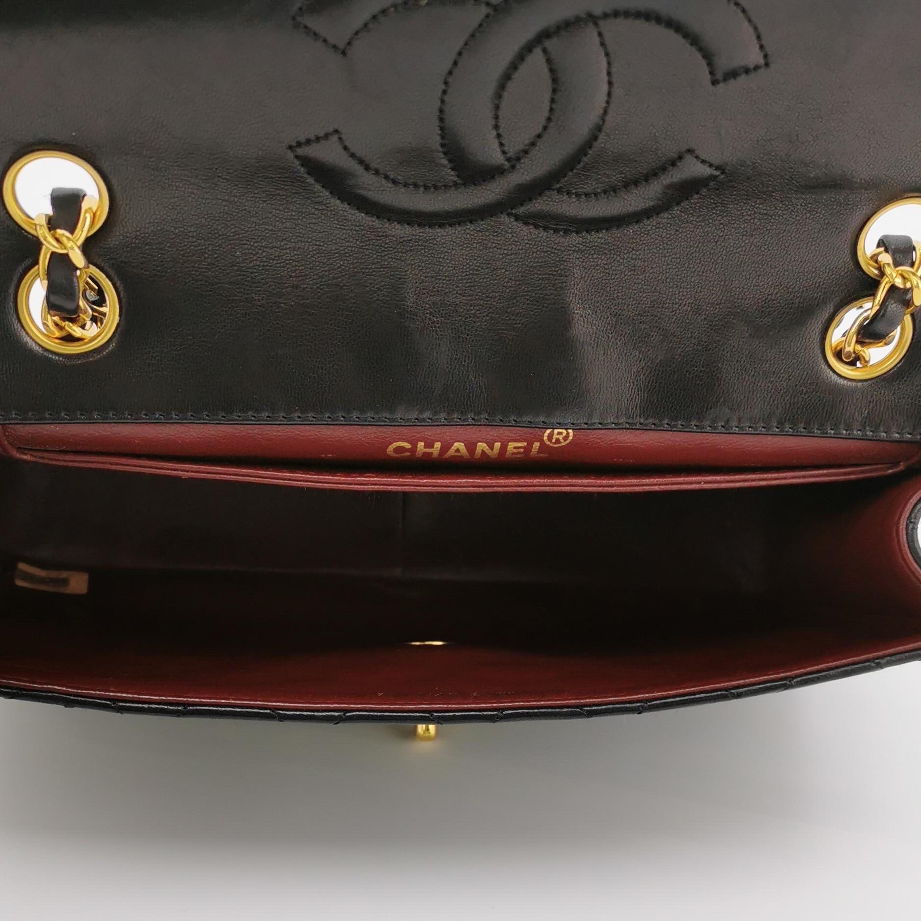 Chanel Classic Flap Vintage 1989 Schwarzes Lammleder mit 24k Gold Hardware im Angebot 4
