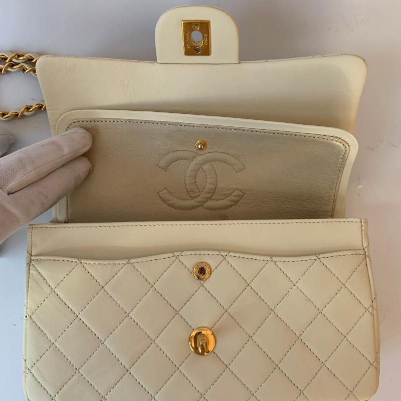 Chanel Classic Flap Vintage 1995 White Lambskin Leather with 24k Gold Hardware 7