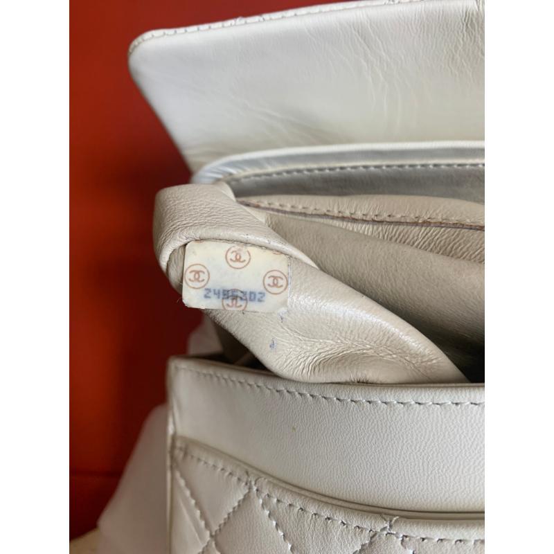 Chanel Classic Flap Vintage 1995 White Lambskin Leather with 24k Gold Hardware 11
