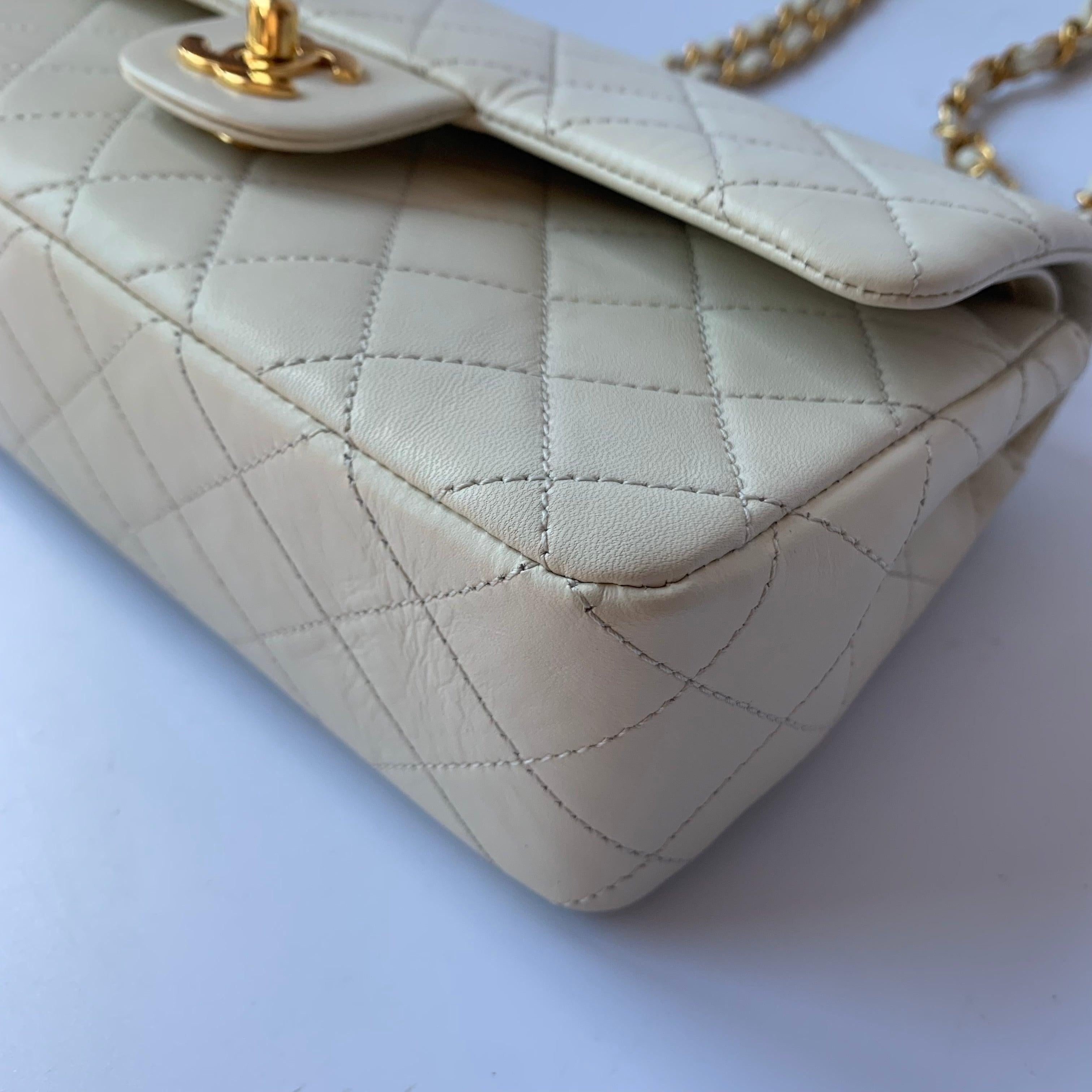 Chanel Classic Flap Vintage 1995 White Lambskin Leather with 24k Gold Hardware 2