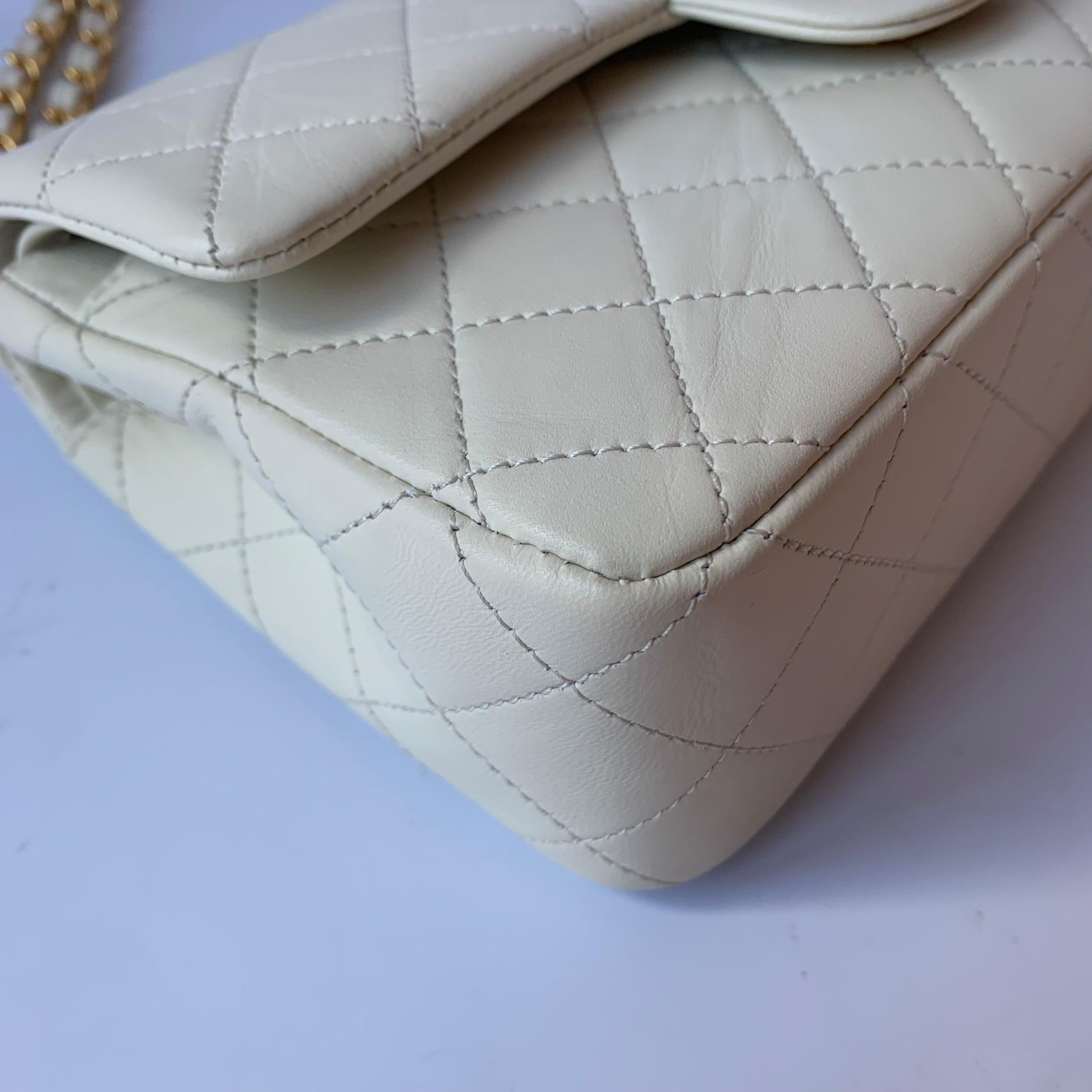 Chanel Classic Flap Vintage 1995 White Lambskin Leather with 24k Gold Hardware 3