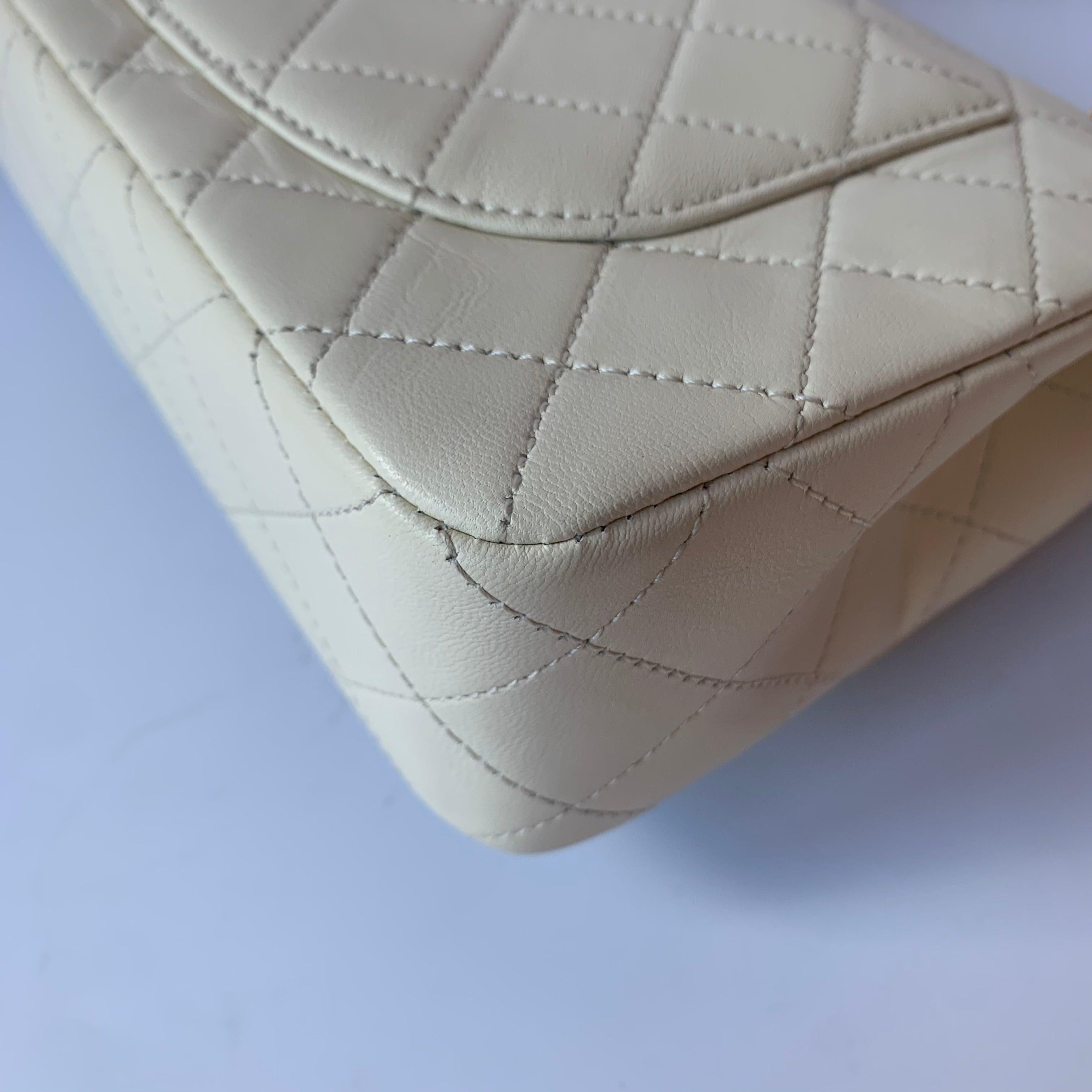 Chanel Classic Flap Vintage 1995 White Lambskin Leather with 24k Gold Hardware 4