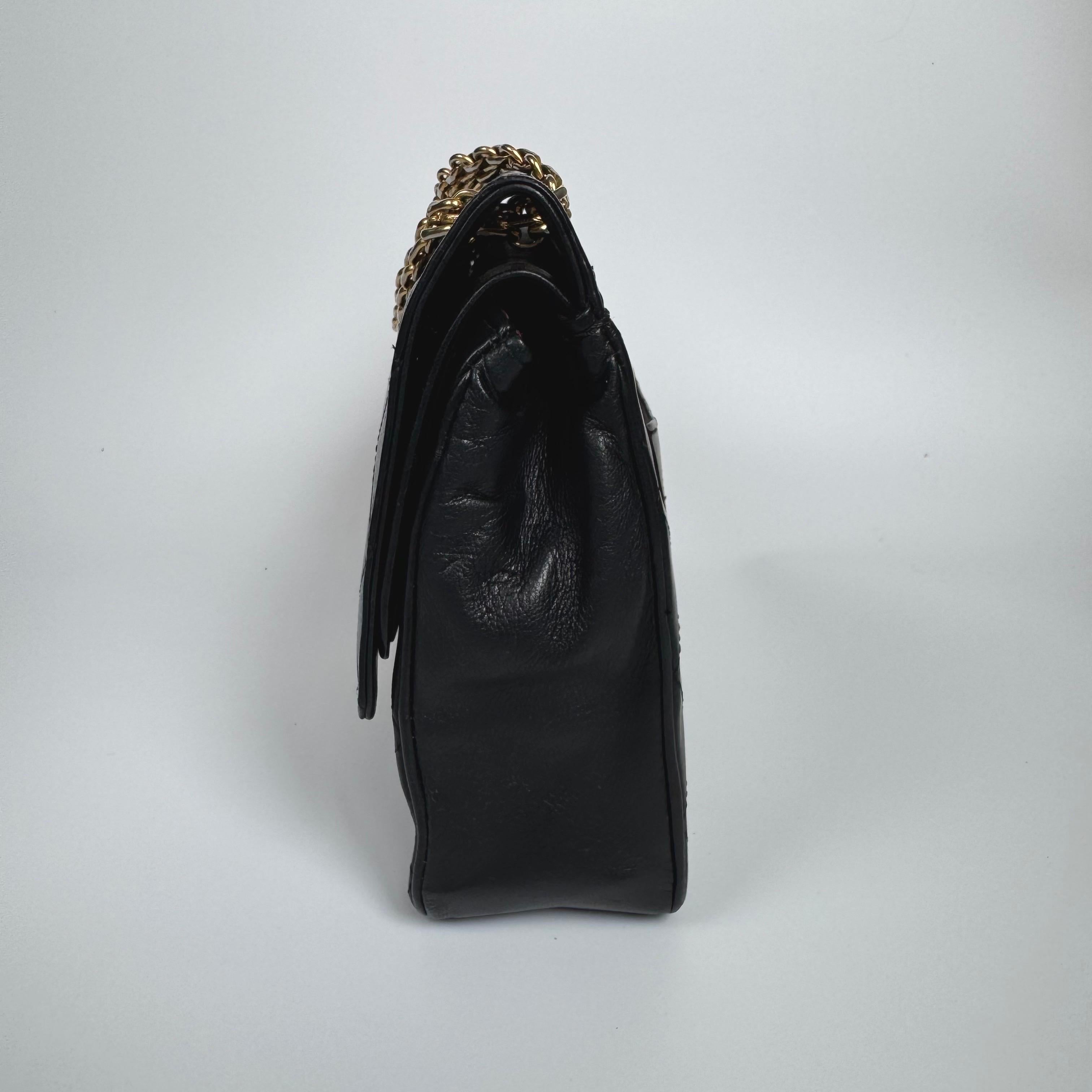 Chanel Classic Leather Vintage Cuir d'agneau noir avec chaîne en or 24k en vente 1