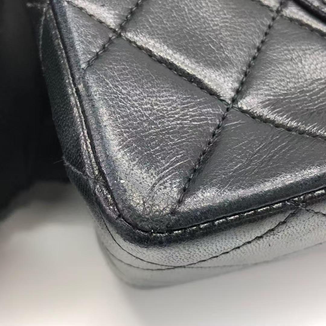Chanel Classic Flap Vintage en cuir d'agneau noir avec accessoires en or 24k en vente 10