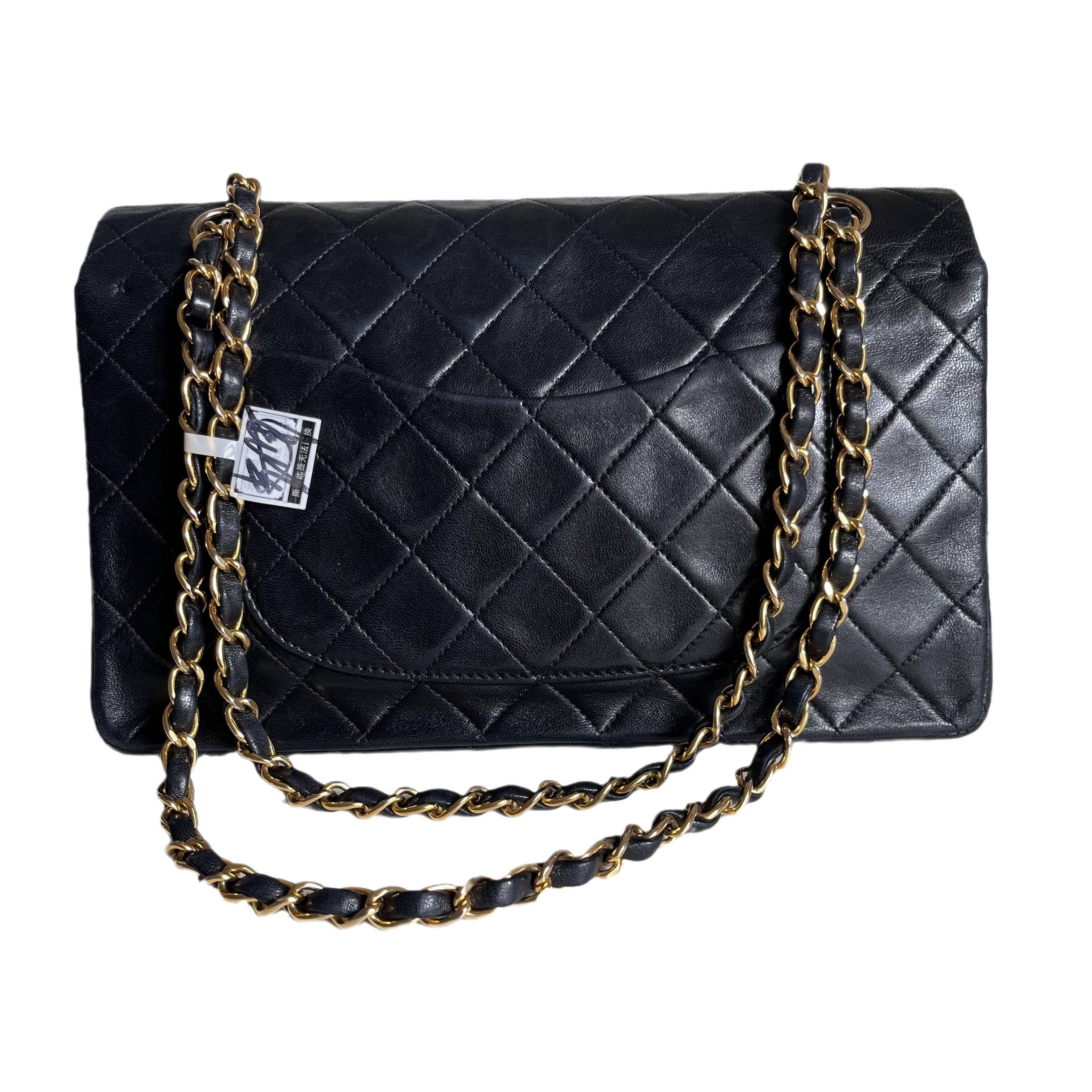 Chanel Classic Flap Vintage Schwarzes Lammfell-Leder mit 24k Gold Hardware im Angebot 5