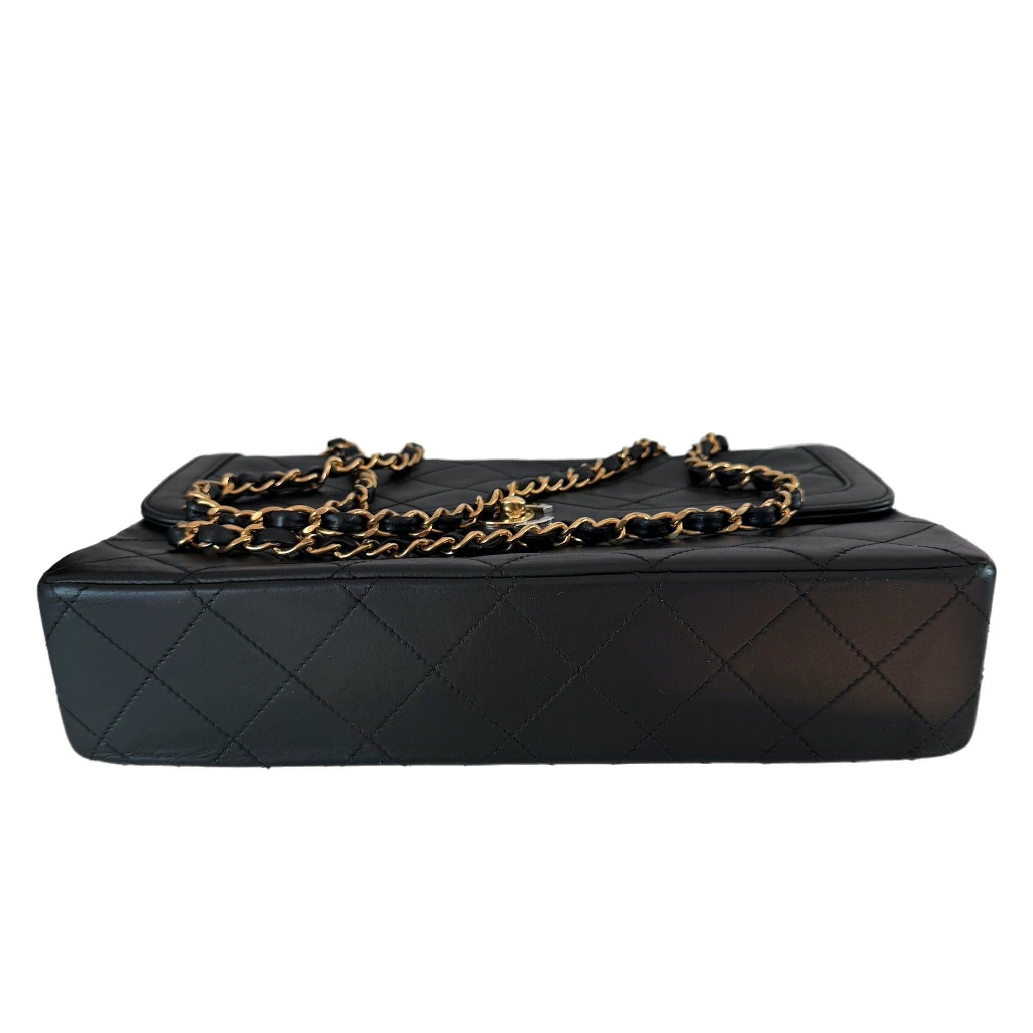 Chanel Classic Flap Vintage Black Lambskin Leather with Bi-color Hardware For Sale 2