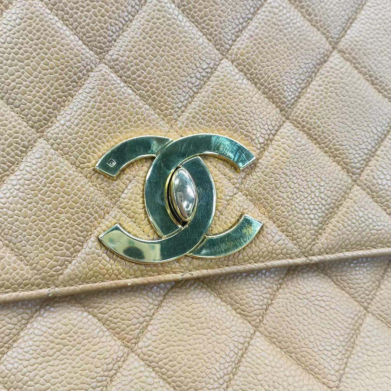 Chanel Classic Flap Vintage Camel Caviar Leather 24k Gold Plated Big CC Logo For Sale 9