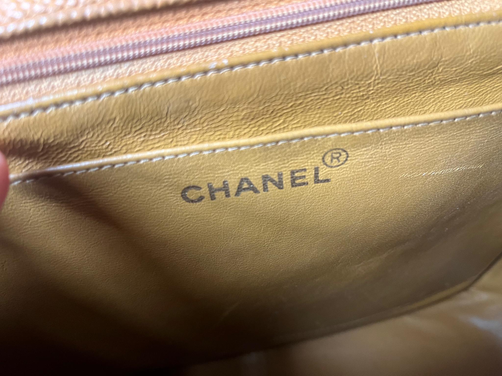 Chanel Classic Flap Vintage Camel Caviar Leather 24k Gold Plated Big CC Logo For Sale 10