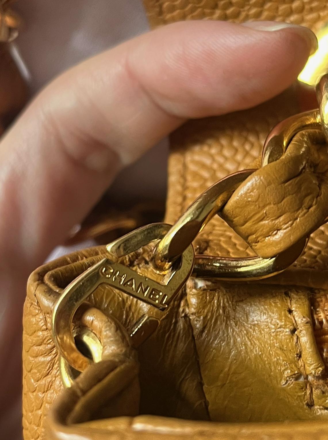 Chanel Classic Flap Vintage Camel Caviar Leather 24k Gold Plated Big CC Logo For Sale 11