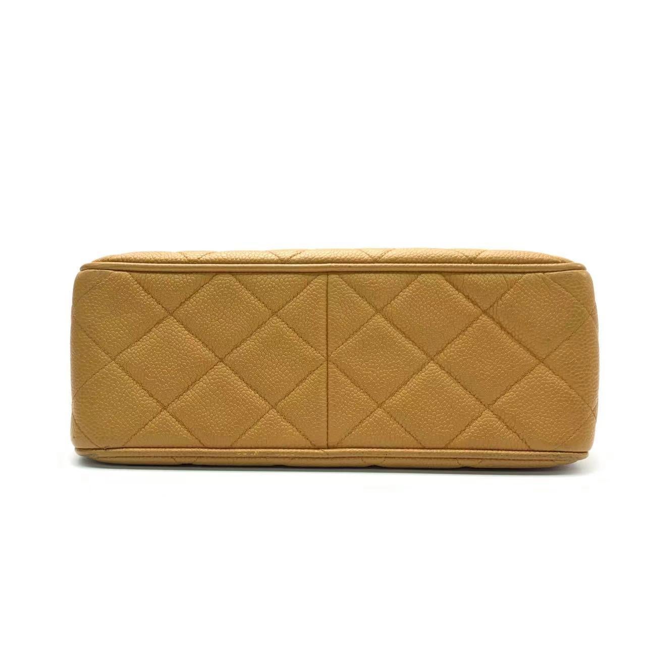 Chanel Classic Flap Vintage Camel Caviar Leather 24k Gold Plated Big CC Logo For Sale 1