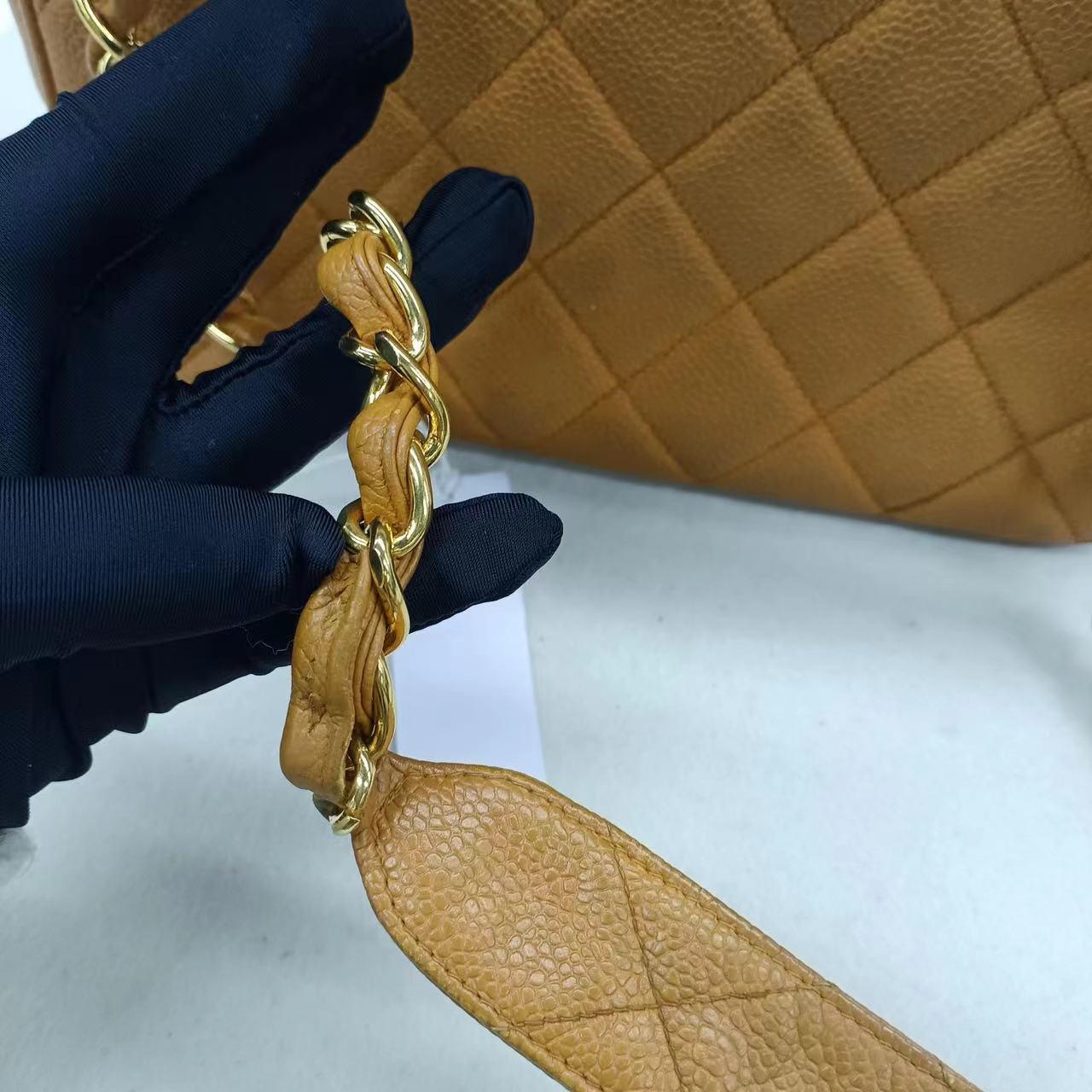 Chanel Classic Flap Vintage Camel Caviar Leather 24k Gold Plated Big CC Logo For Sale 5