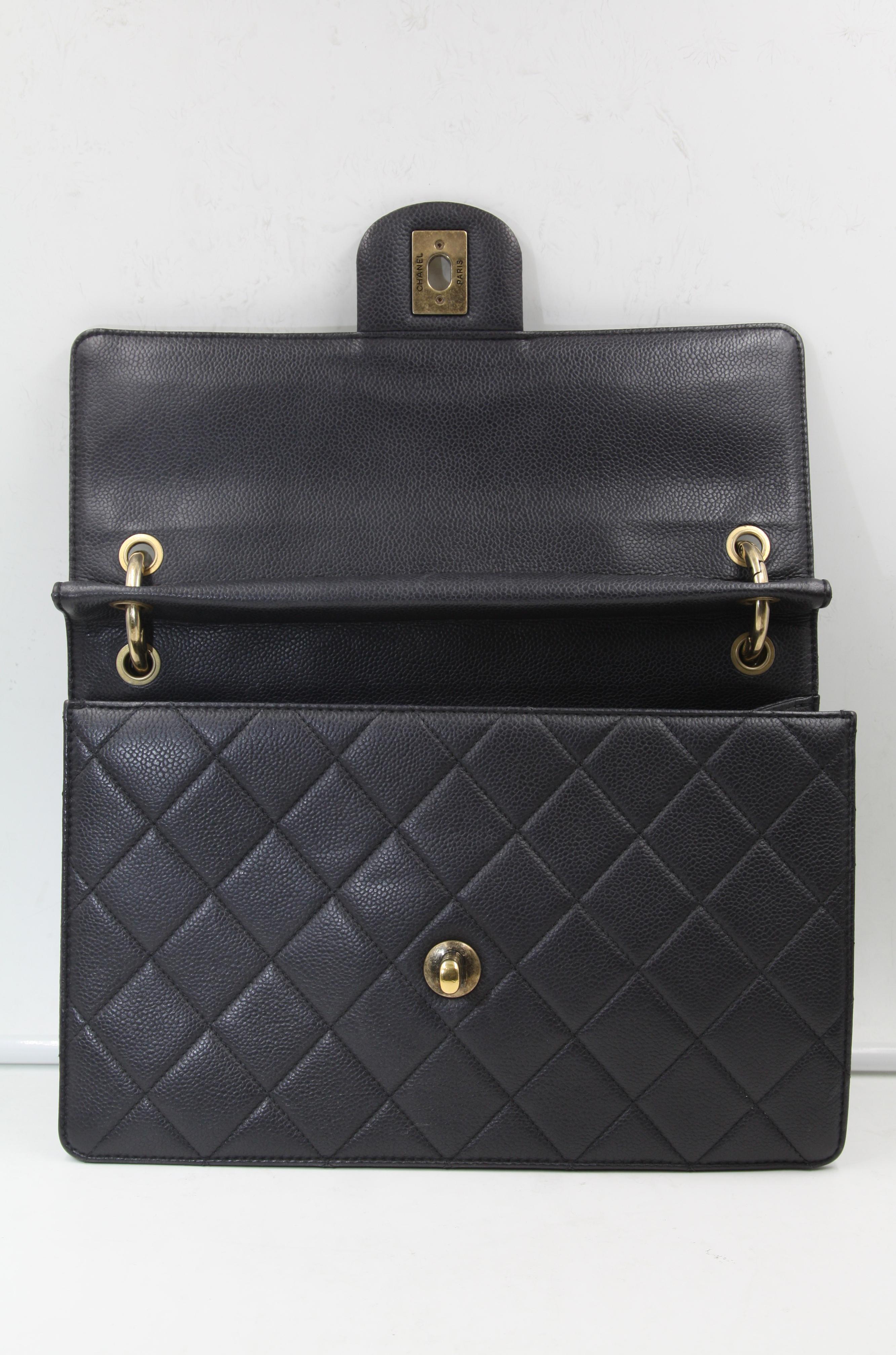 Women's Chanel Classic Flap Vintage Gold-tone Metal Caviar Skin Shoulder Bag For Sale