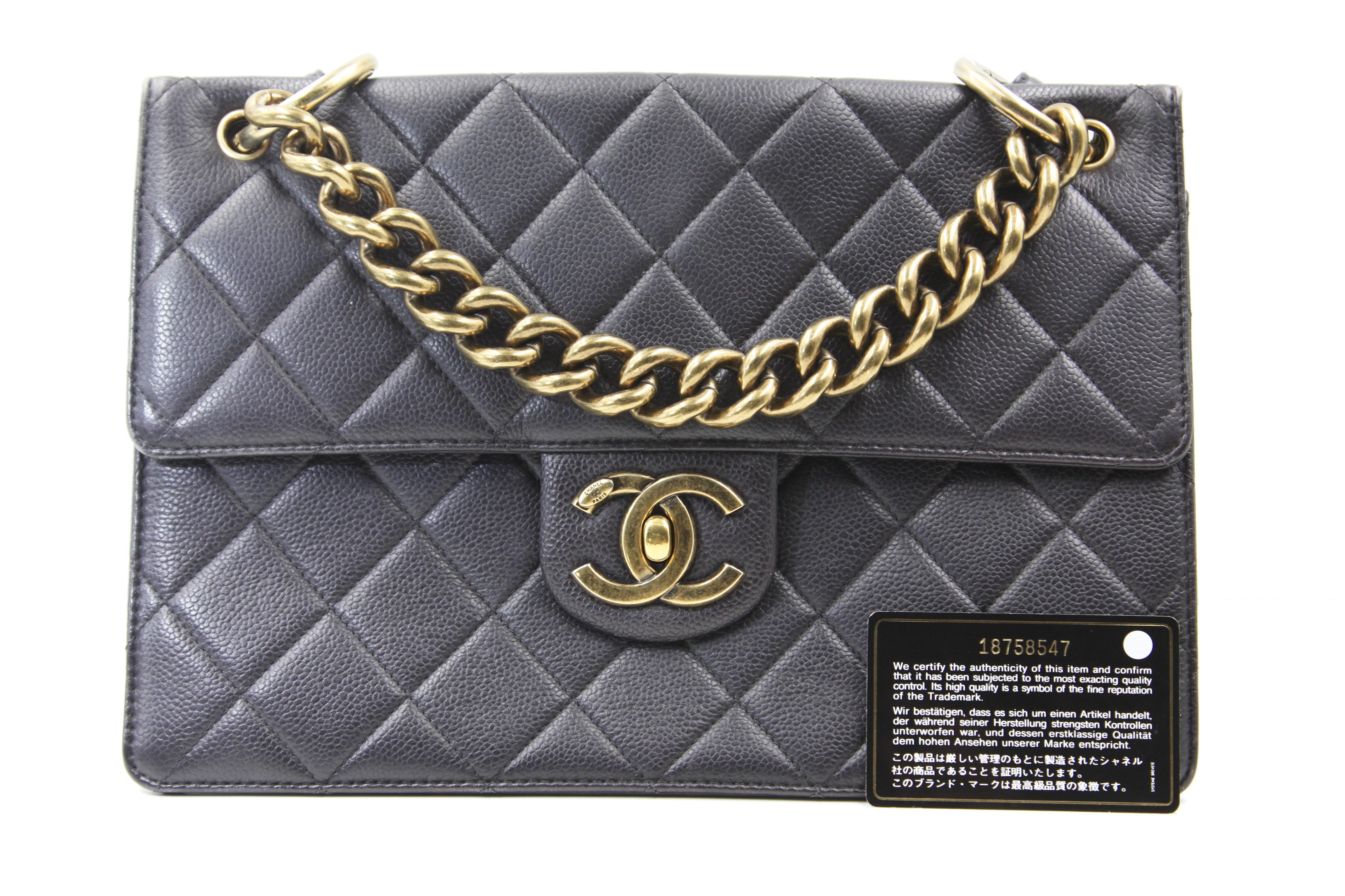Chanel Classic Flap Vintage Gold-tone Metal Caviar Skin Shoulder Bag For Sale 3