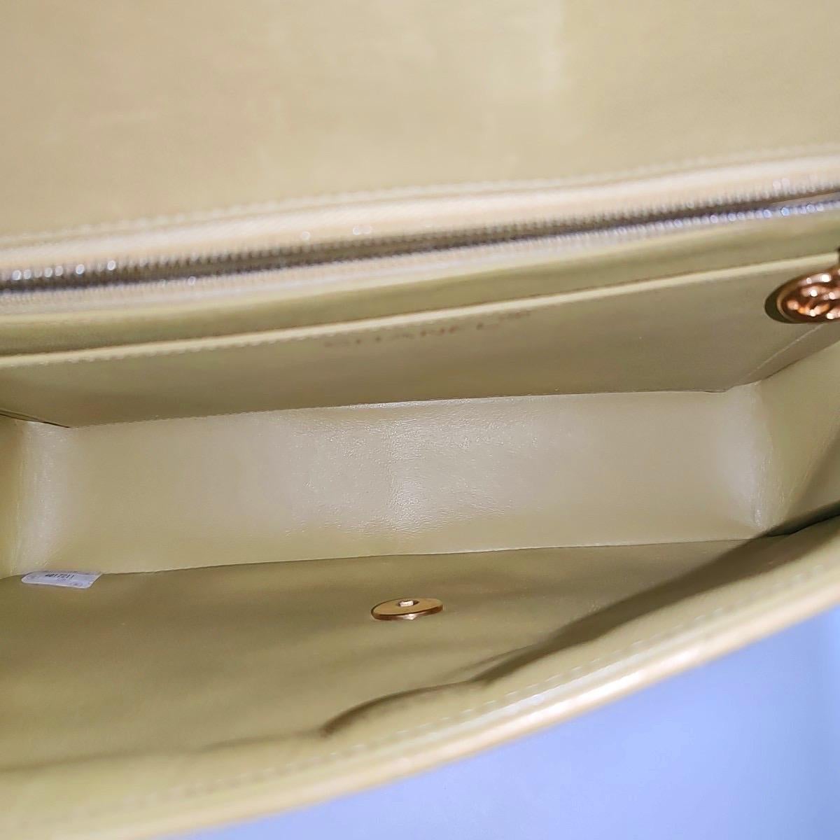 Chanel Classic Flap Vintage Light Yellow Green Lambskin Leather with 24k GHW For Sale 12