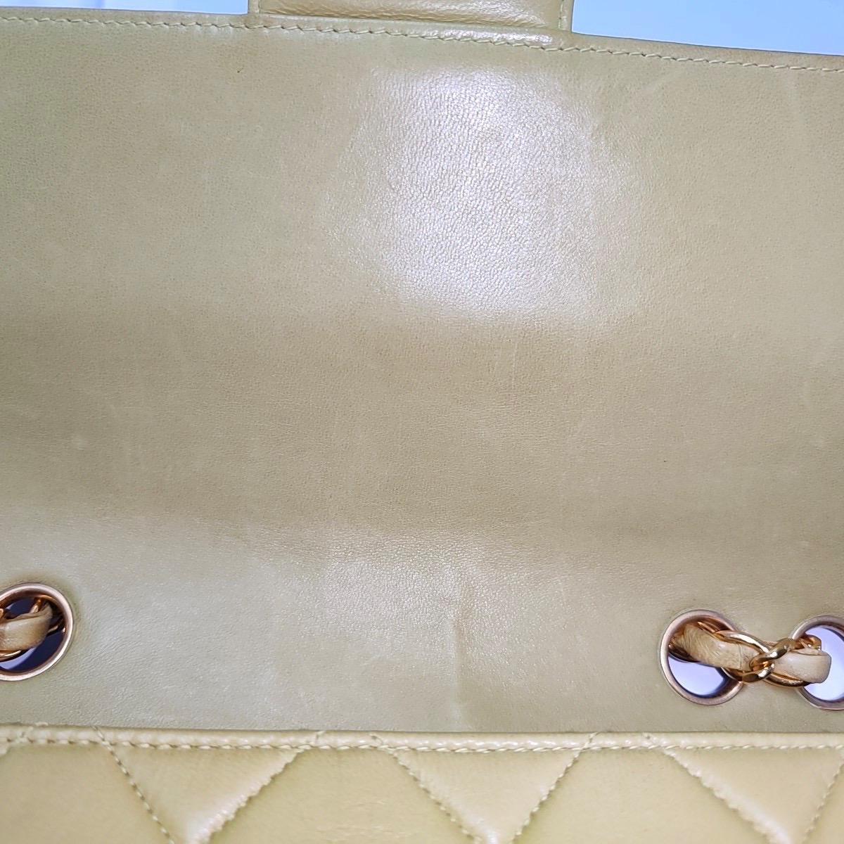 Chanel Classic Flap Vintage Light Yellow Green Lambskin Leather with 24k GHW For Sale 2