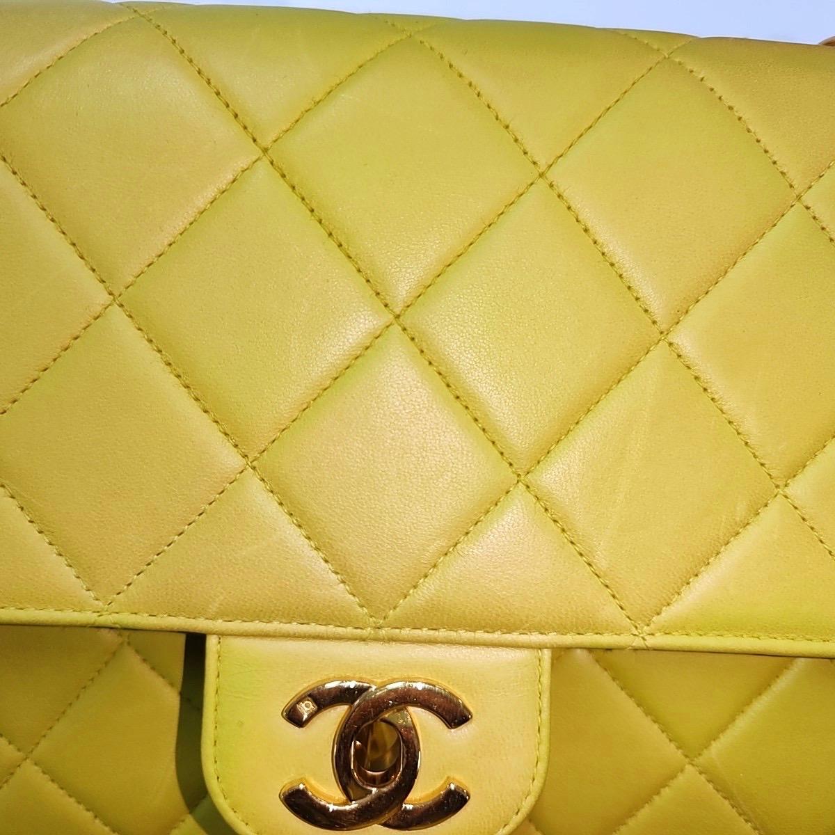 Chanel Classic Flap Vintage Light Yellow Green Lambskin Leather with 24k GHW For Sale 3