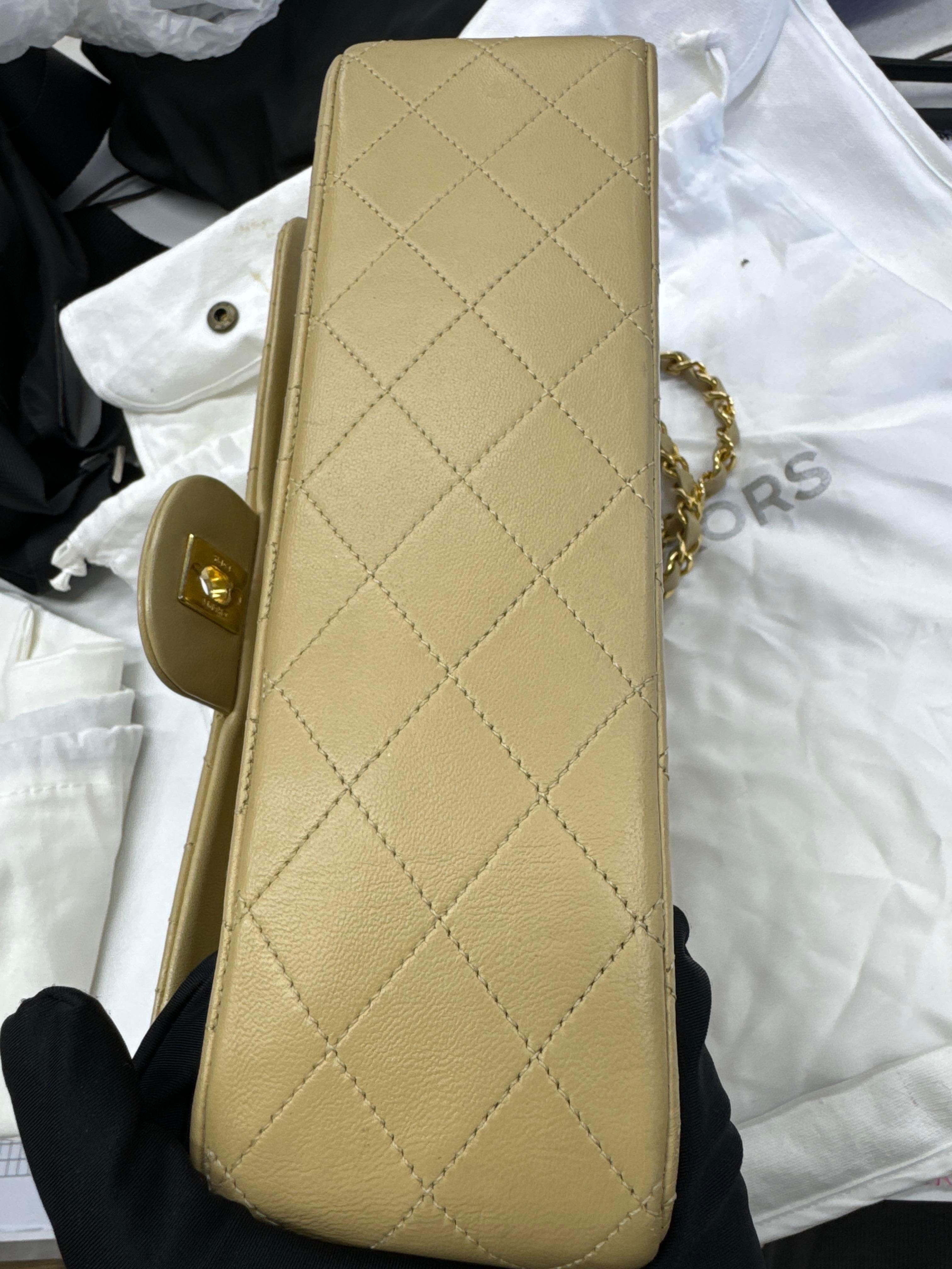 Chanel Classic Flap Vintage Medium Beige Lambskin with 24k Gold HW 1994-96 8