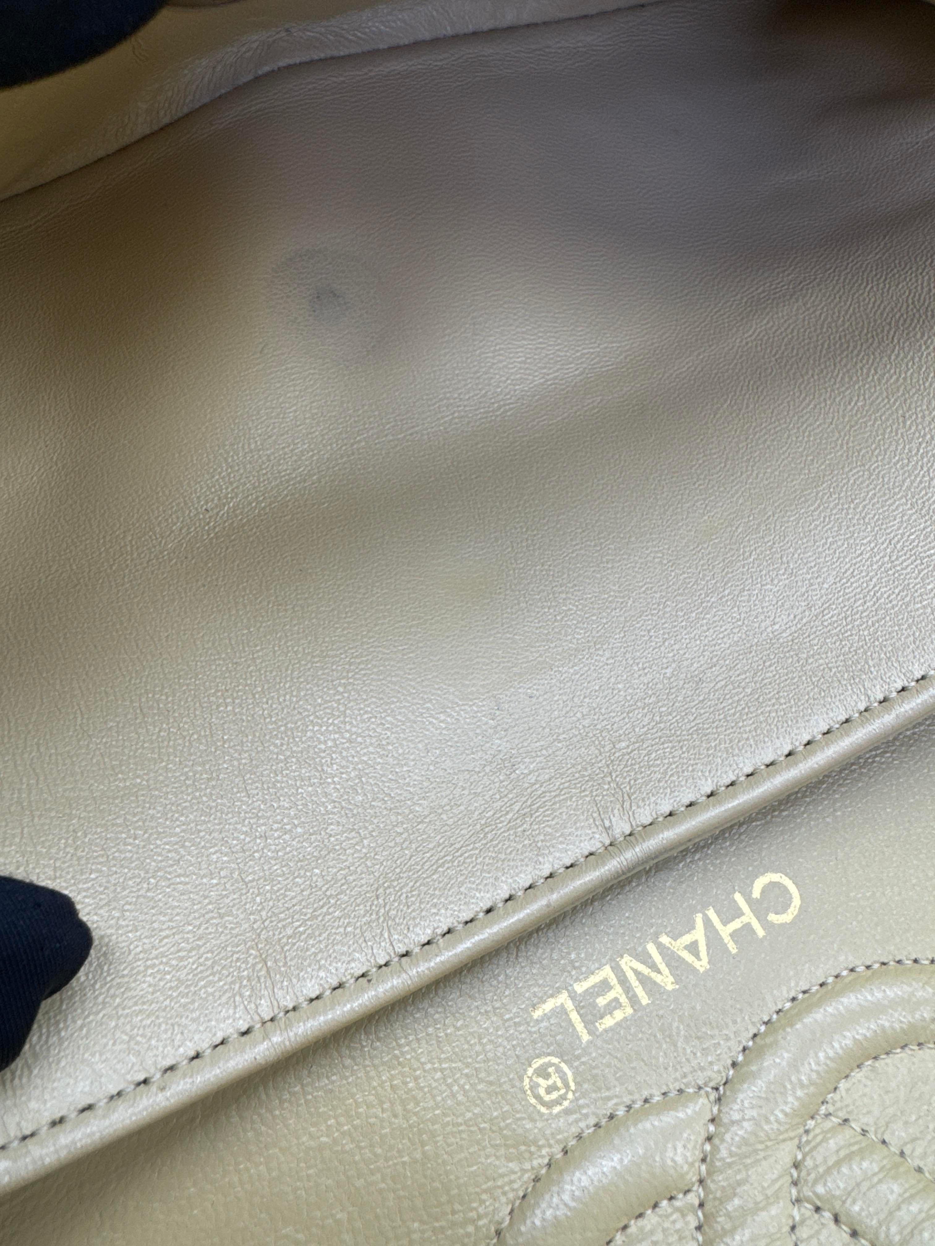 Chanel Classic Flap Vintage Medium Beige Lambskin with 24k Gold HW 1994-96 10