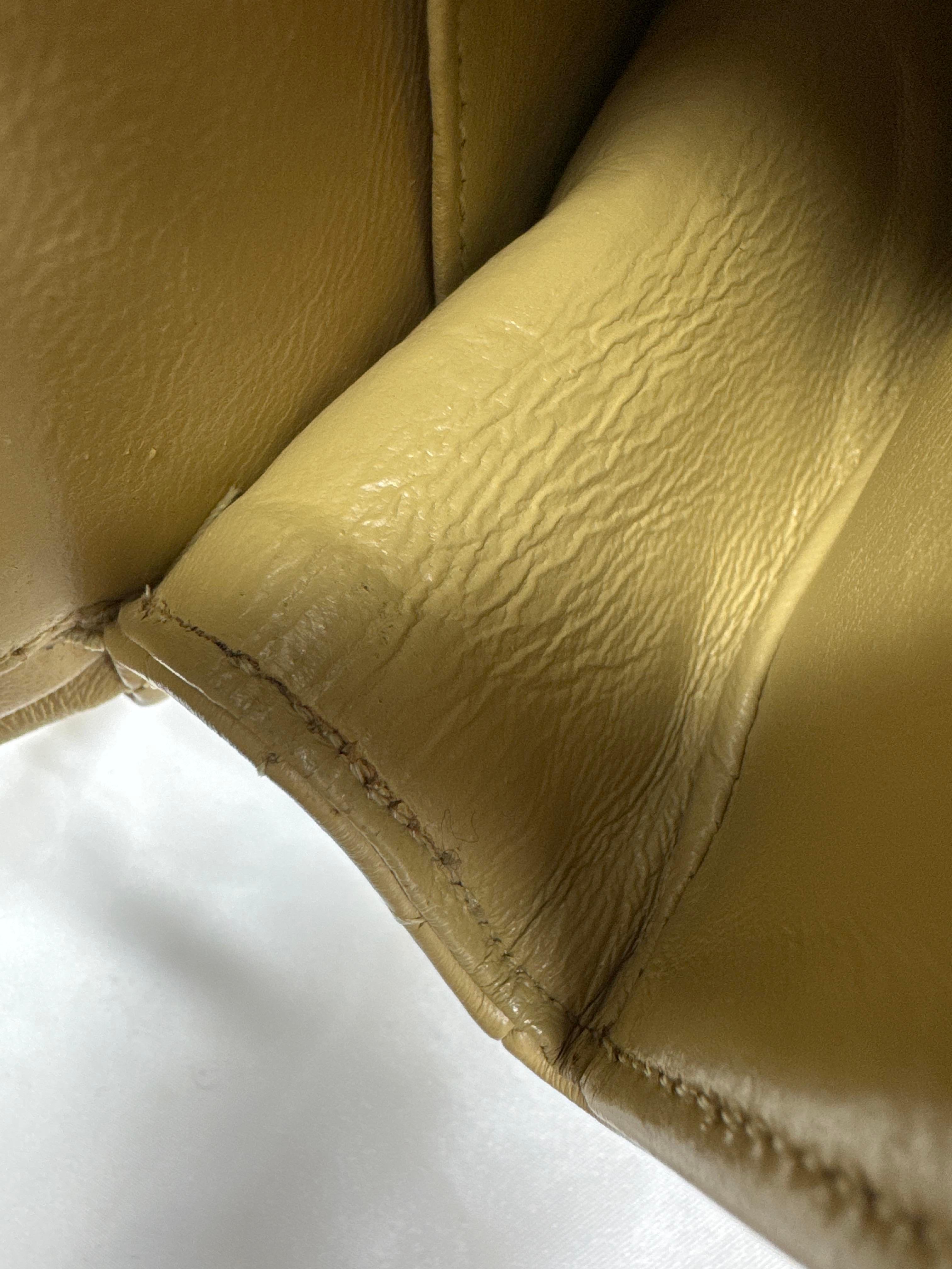Chanel Classic Flap Vintage Medium Beige Lambskin with 24k Gold HW 1994-96 3
