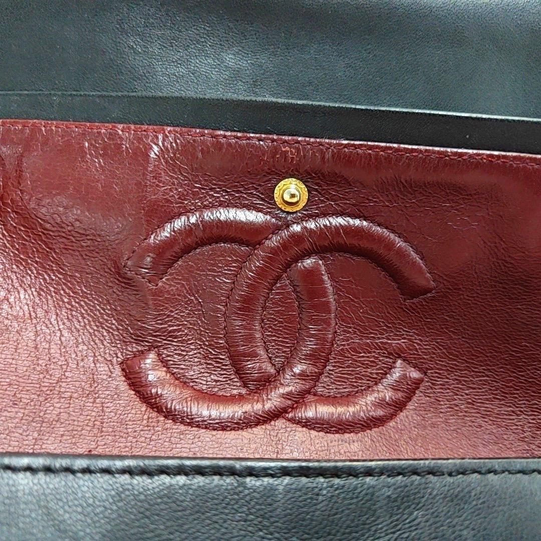 Chanel Classic Flap Vintage Medium Schwarzes Lammleder mit 24k Gold HW, 1994 im Angebot 8