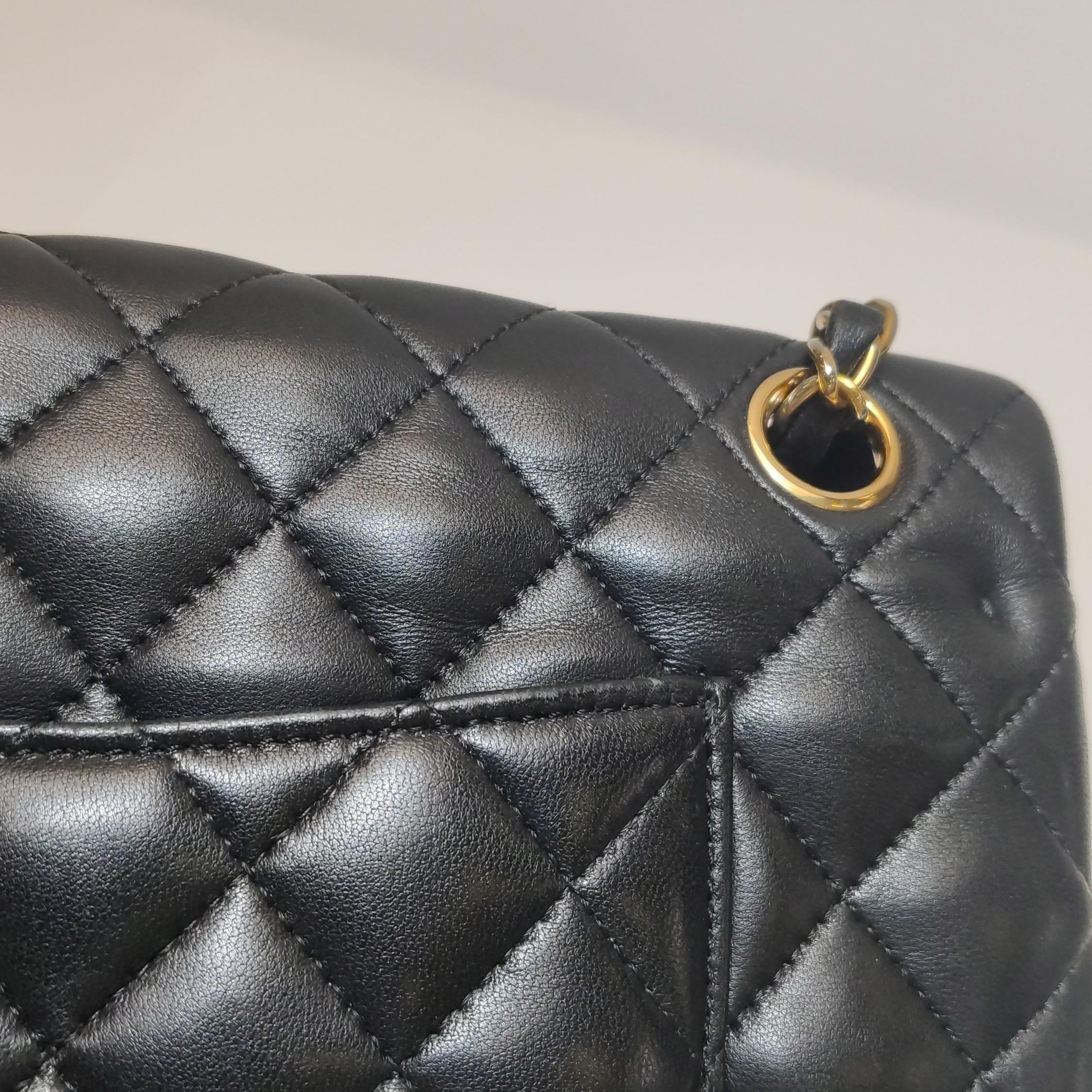 Chanel Classic Flap Vintage Medium Schwarzes Lammleder mit 24k Gold HW, 1994 im Angebot 14