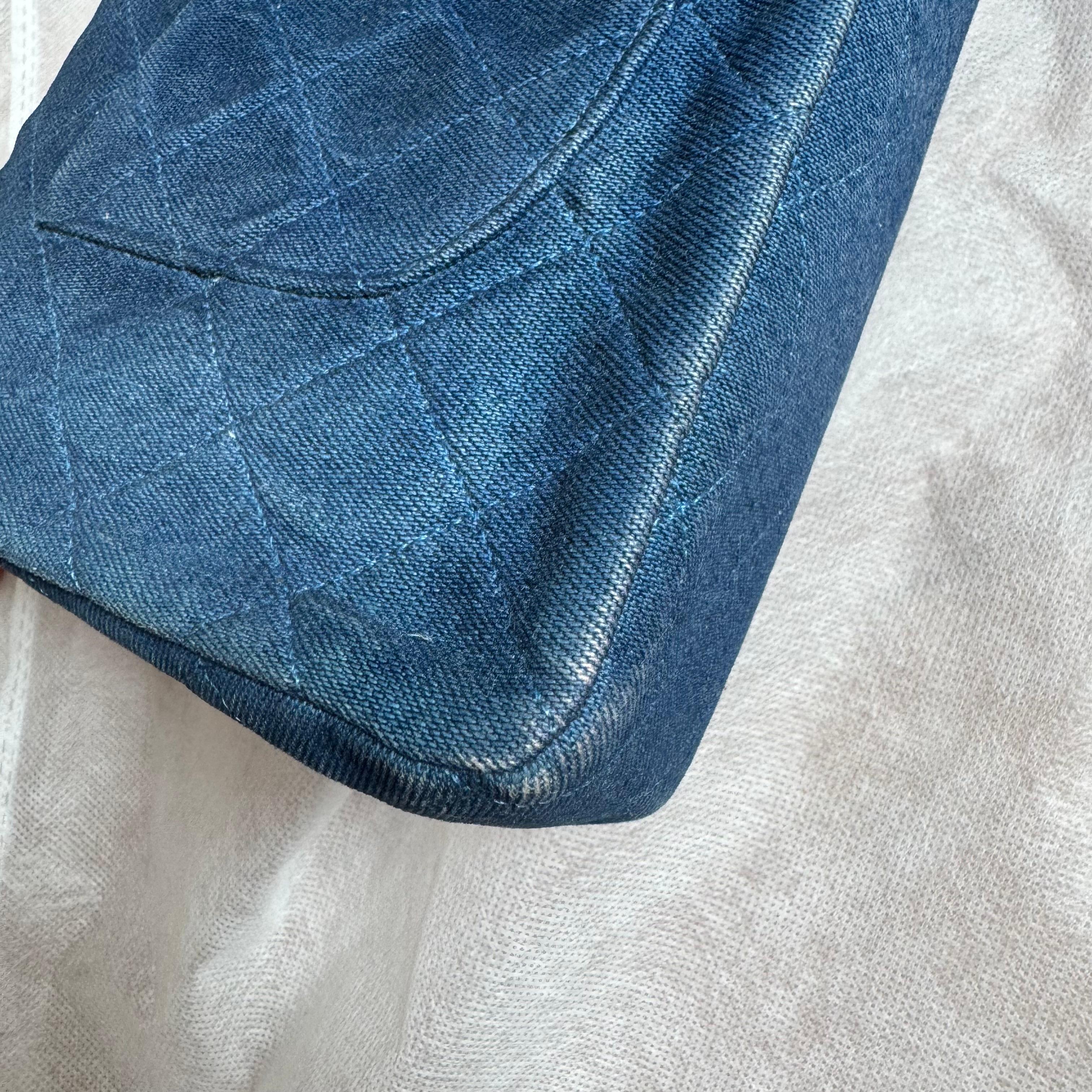 Chanel Classic Flap Vintage Vaquero Azul Medio con HW de oro de 24 quilates, 1989-1991 en venta 6
